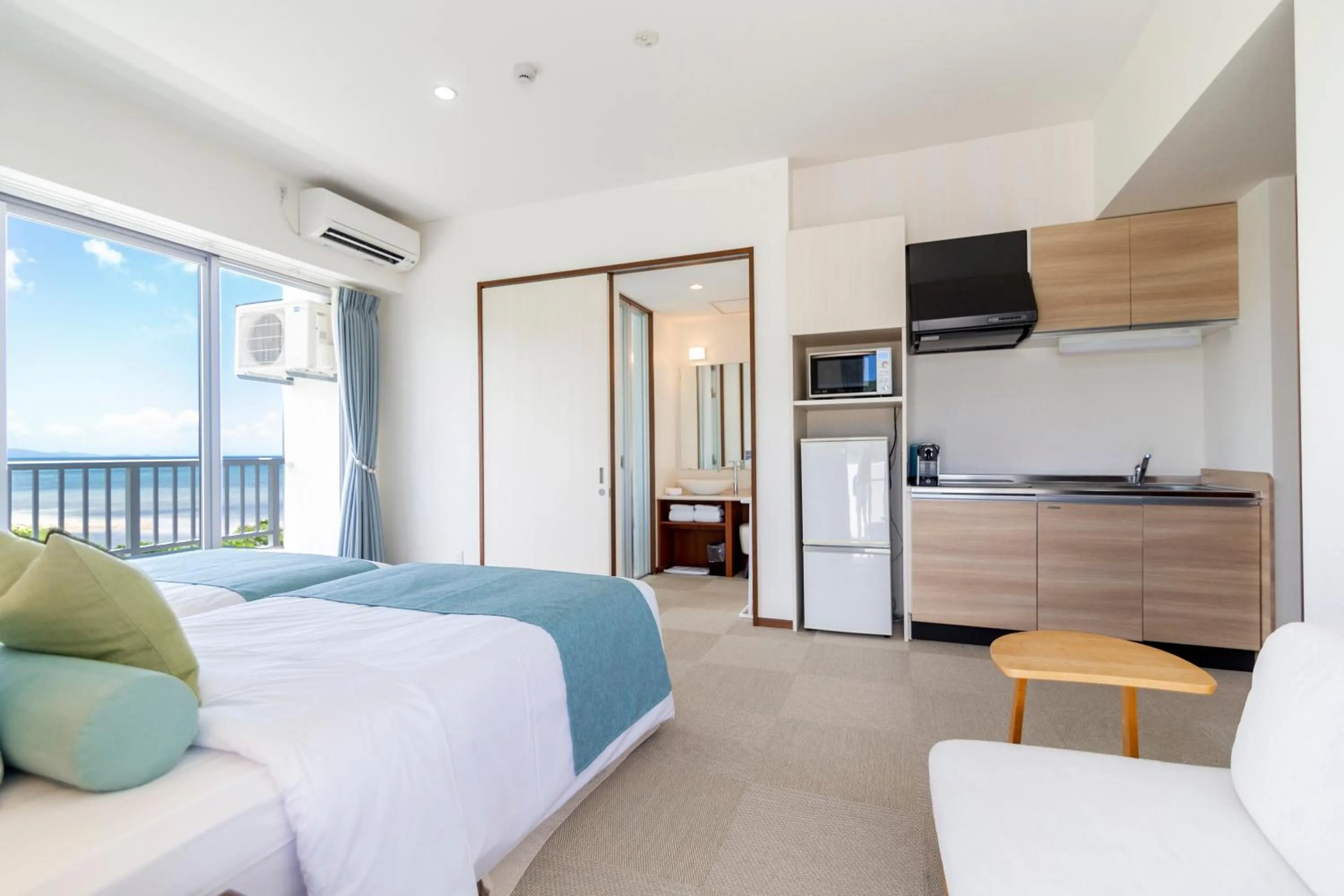 Bed in Seven Colors Ishigakijima