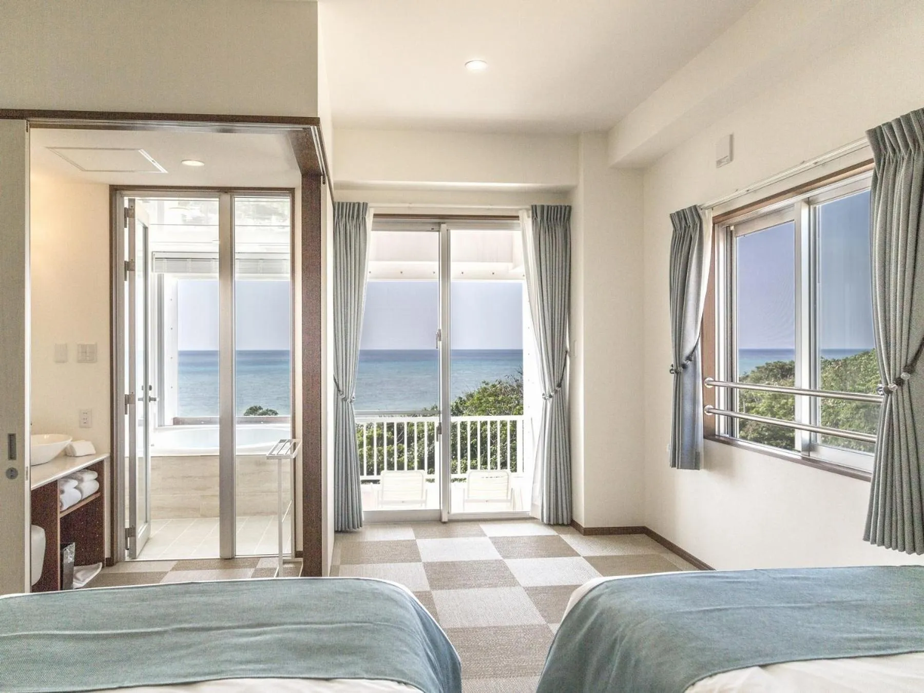 Bathroom, Bed in Seven Colors Ishigakijima