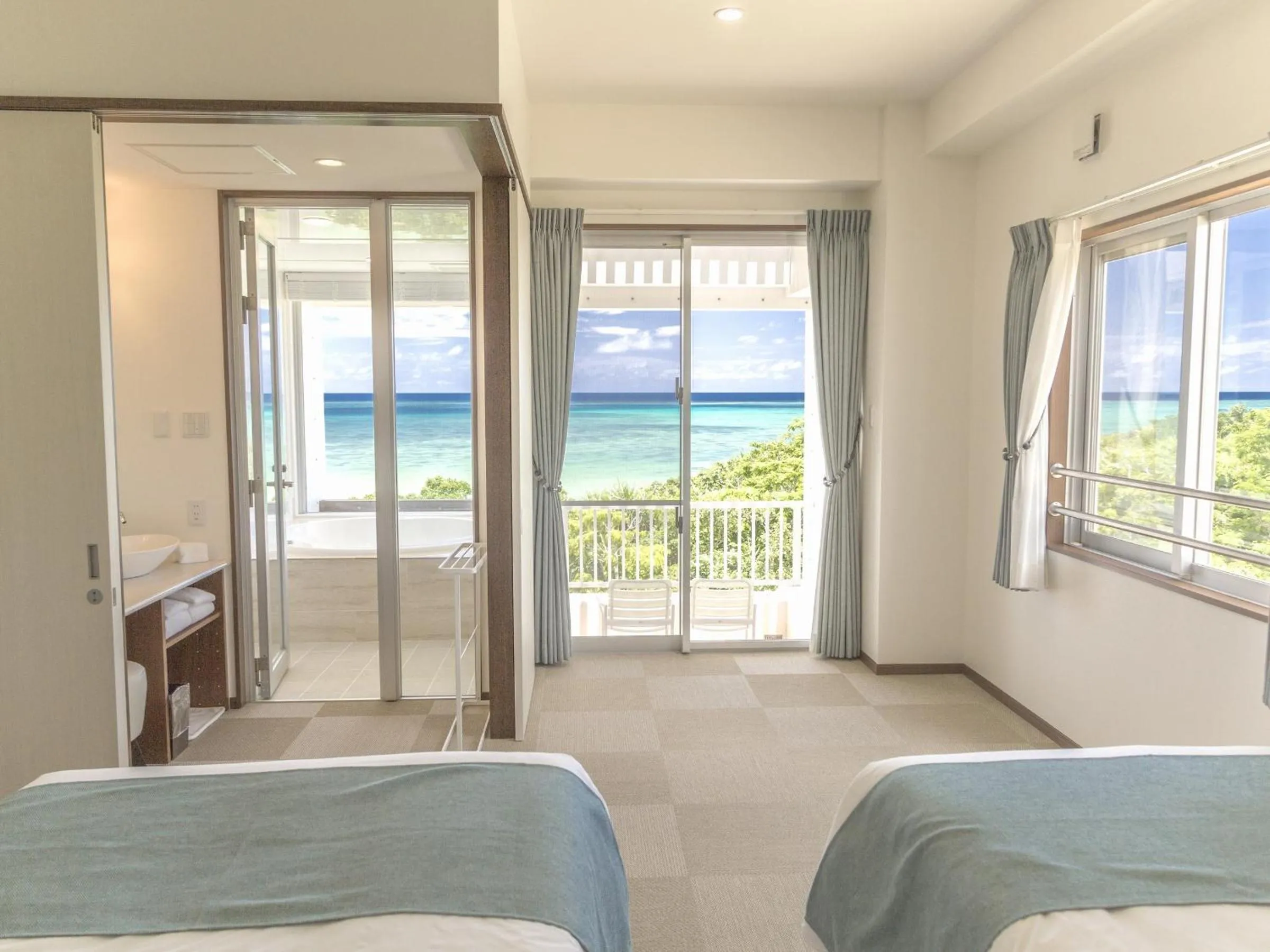 Bed in Seven Colors Ishigakijima