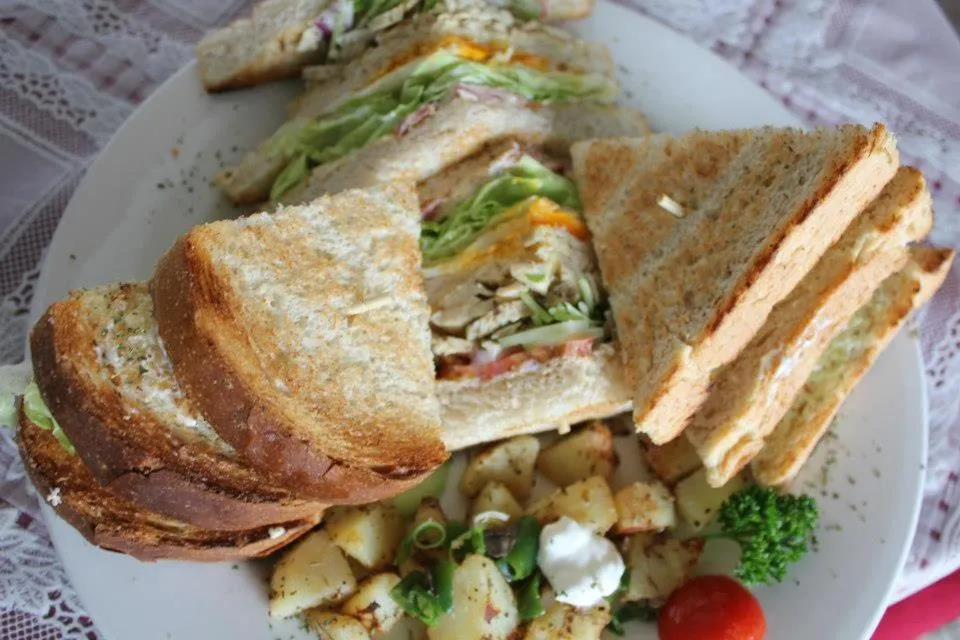 Food in Tong's Story Paternity B&B