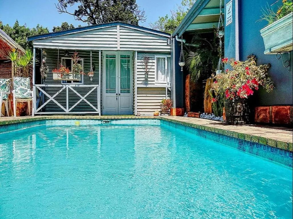 Pool view in Inn-Style