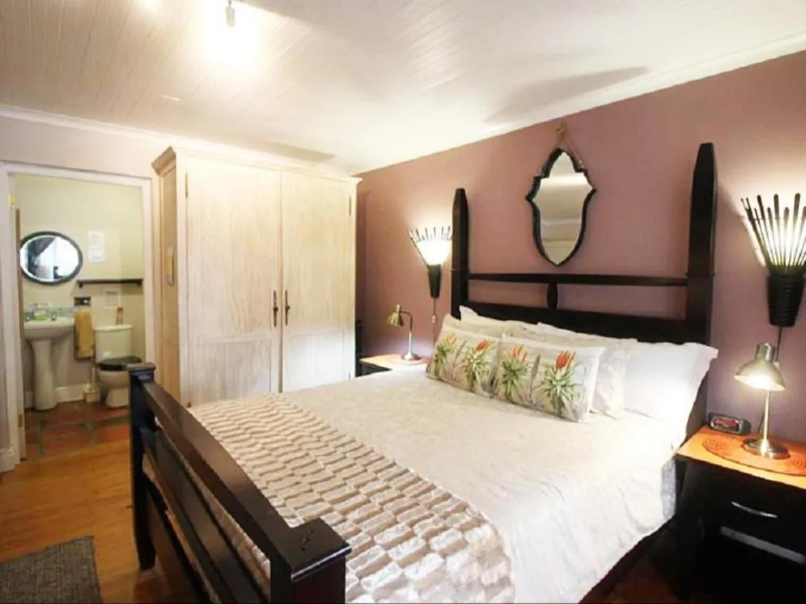 Photo of the whole room, Bed in Inn-Style