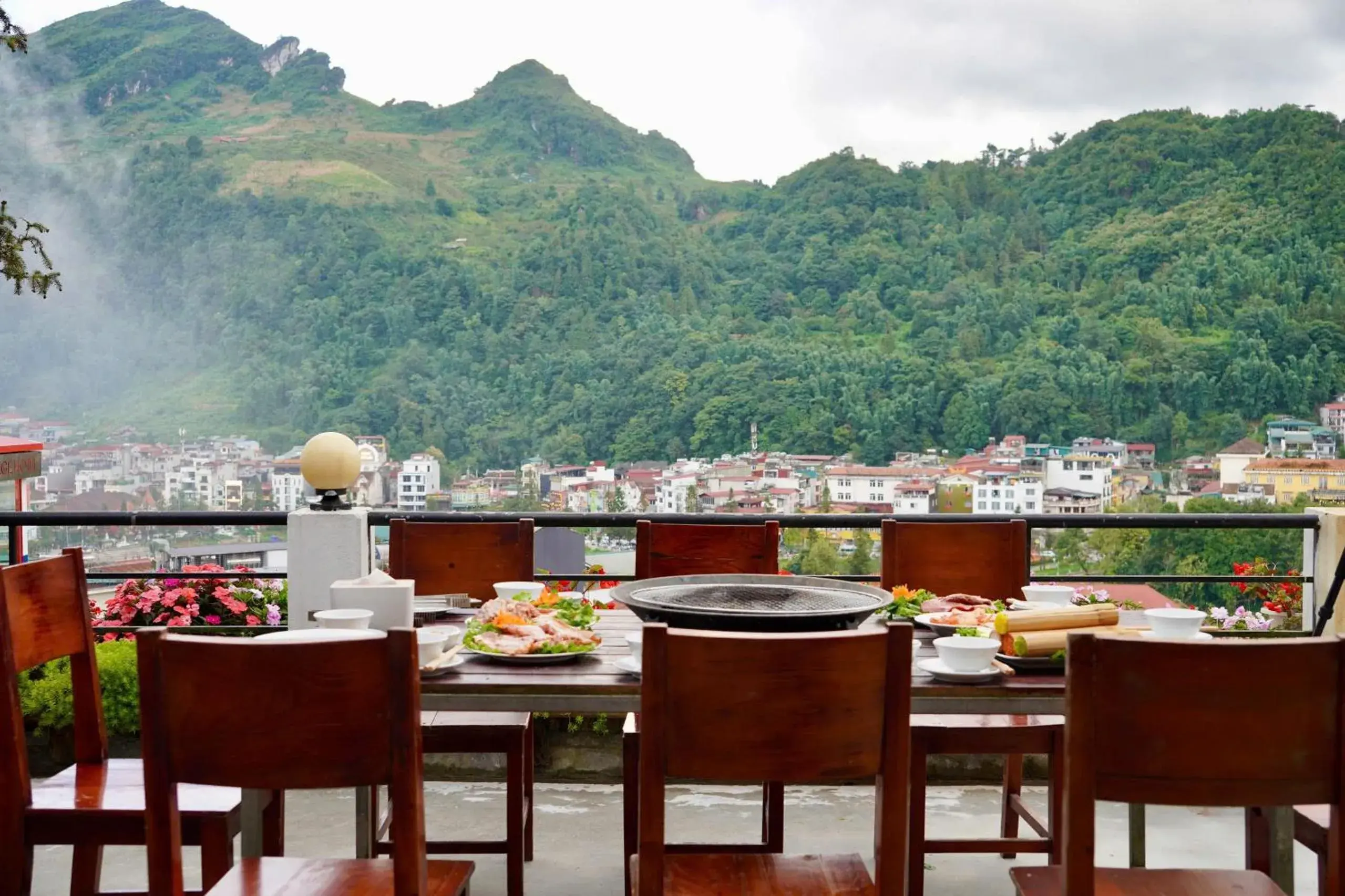 Restaurant/places to eat in Sapa Village Hotel Restaurant/places to eat in Sapa Village Hotel