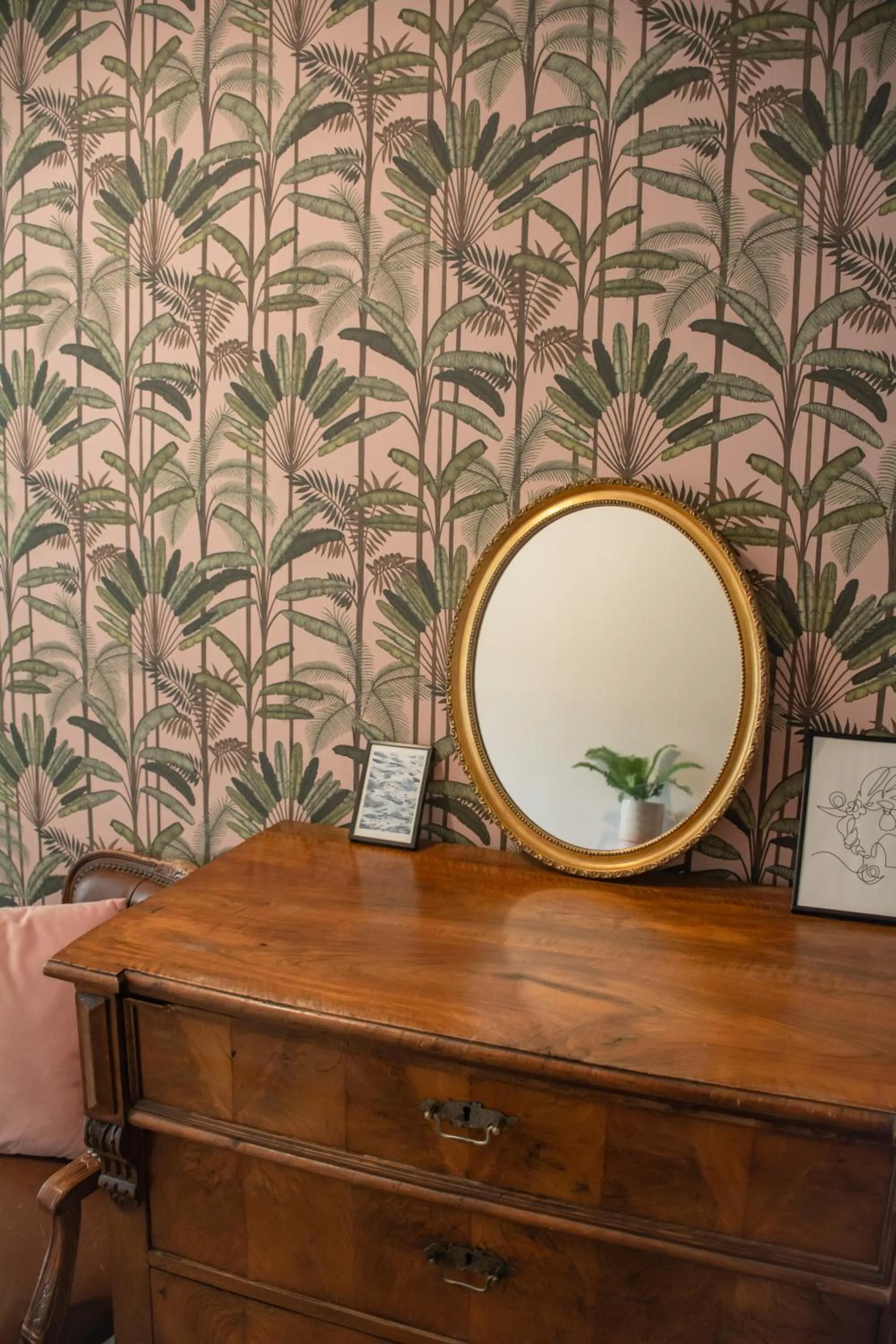 Decorative detail in Hostel Barbarossa