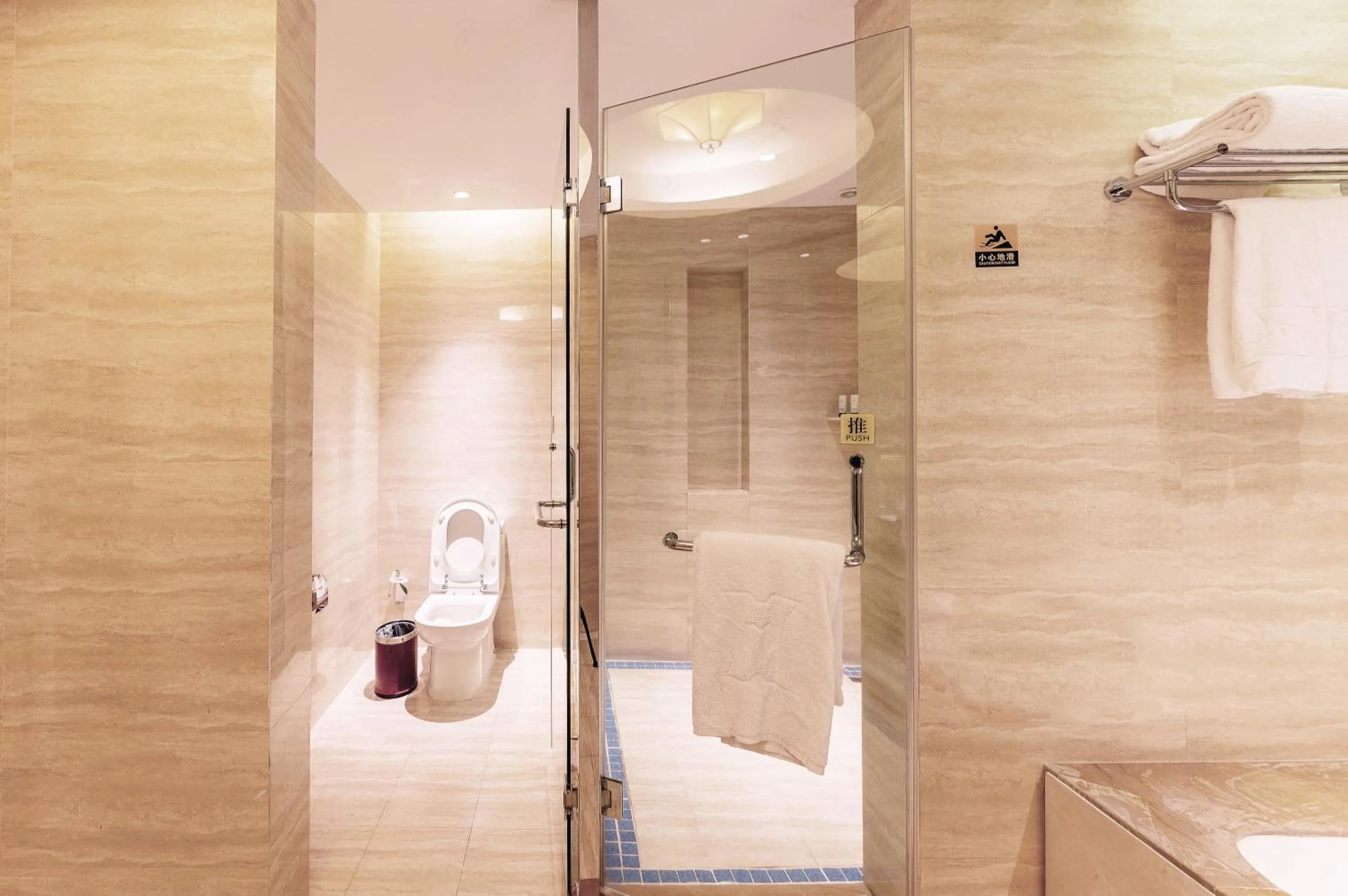 Toilet in C&D Hotel,Putian