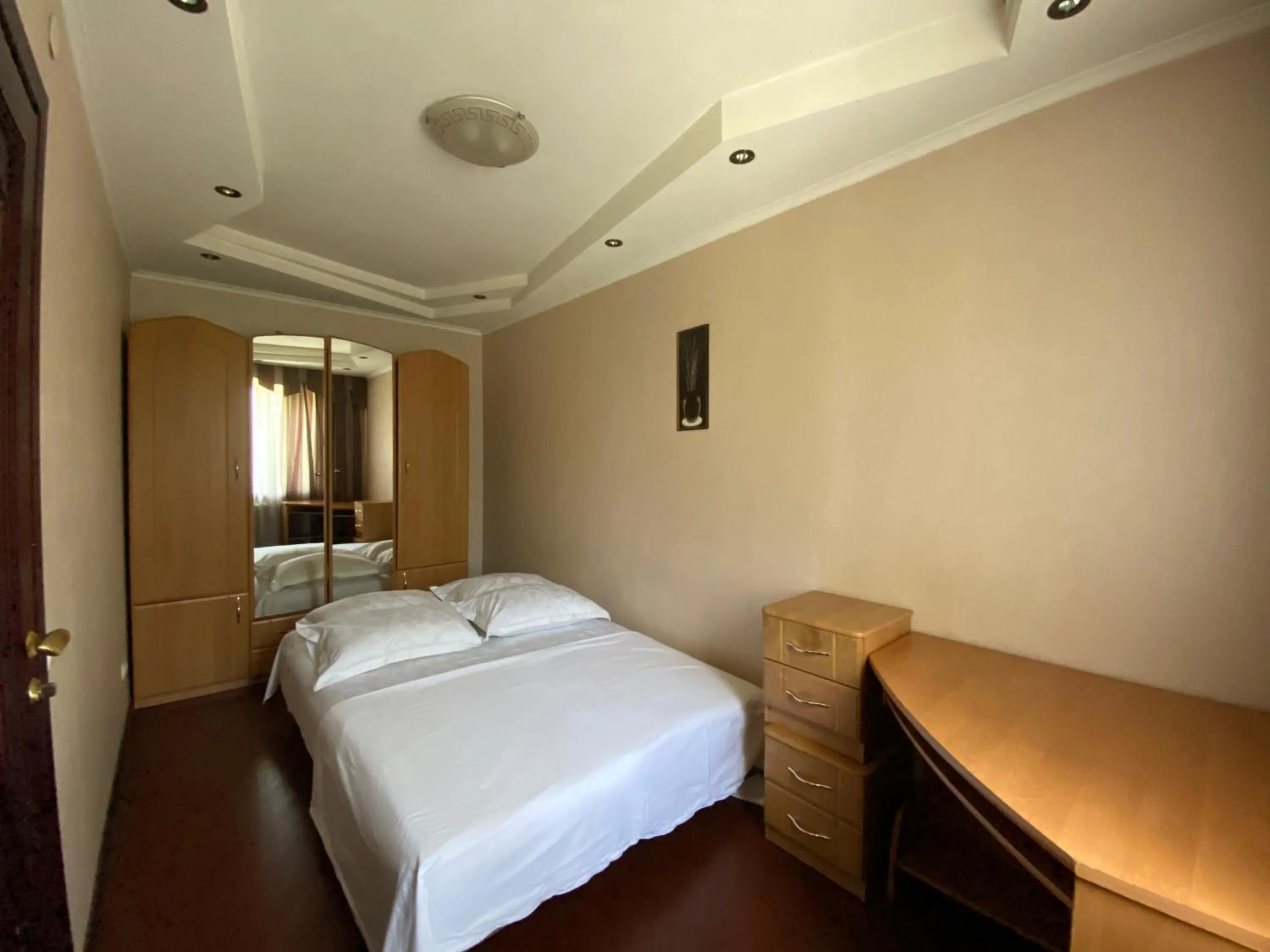 Bed in Comfy Apartment Most City Area