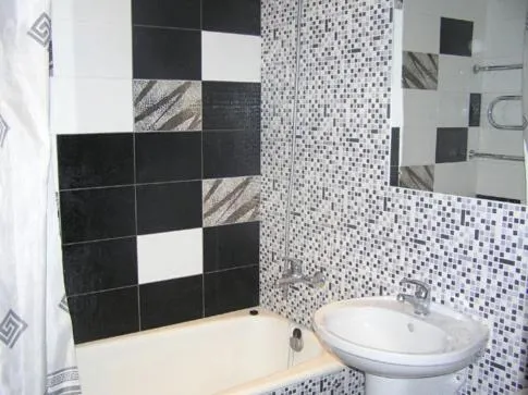 Toilet in Comfy Apartment Most City Area