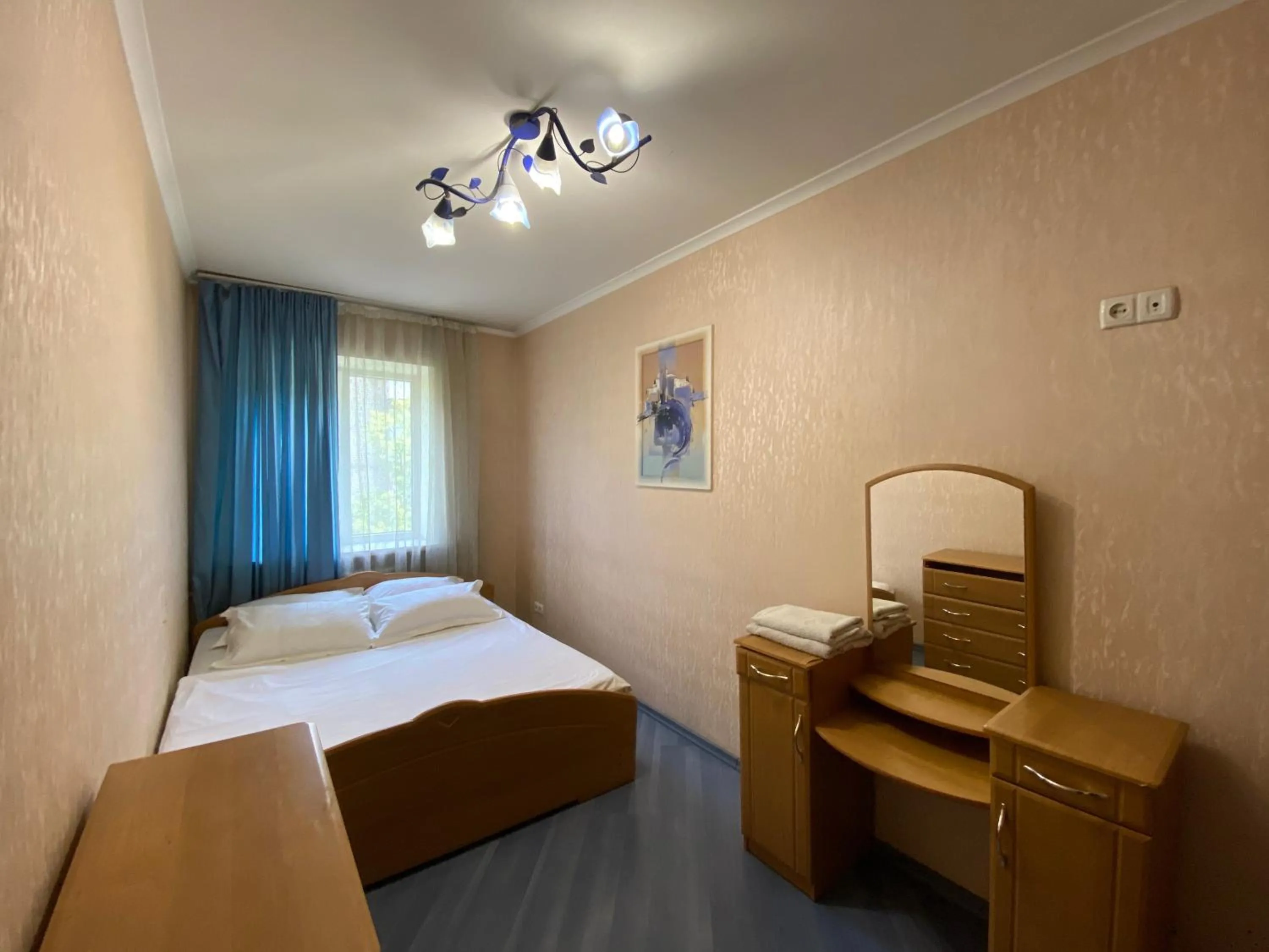 Bed in Comfy Apartment Most City Area