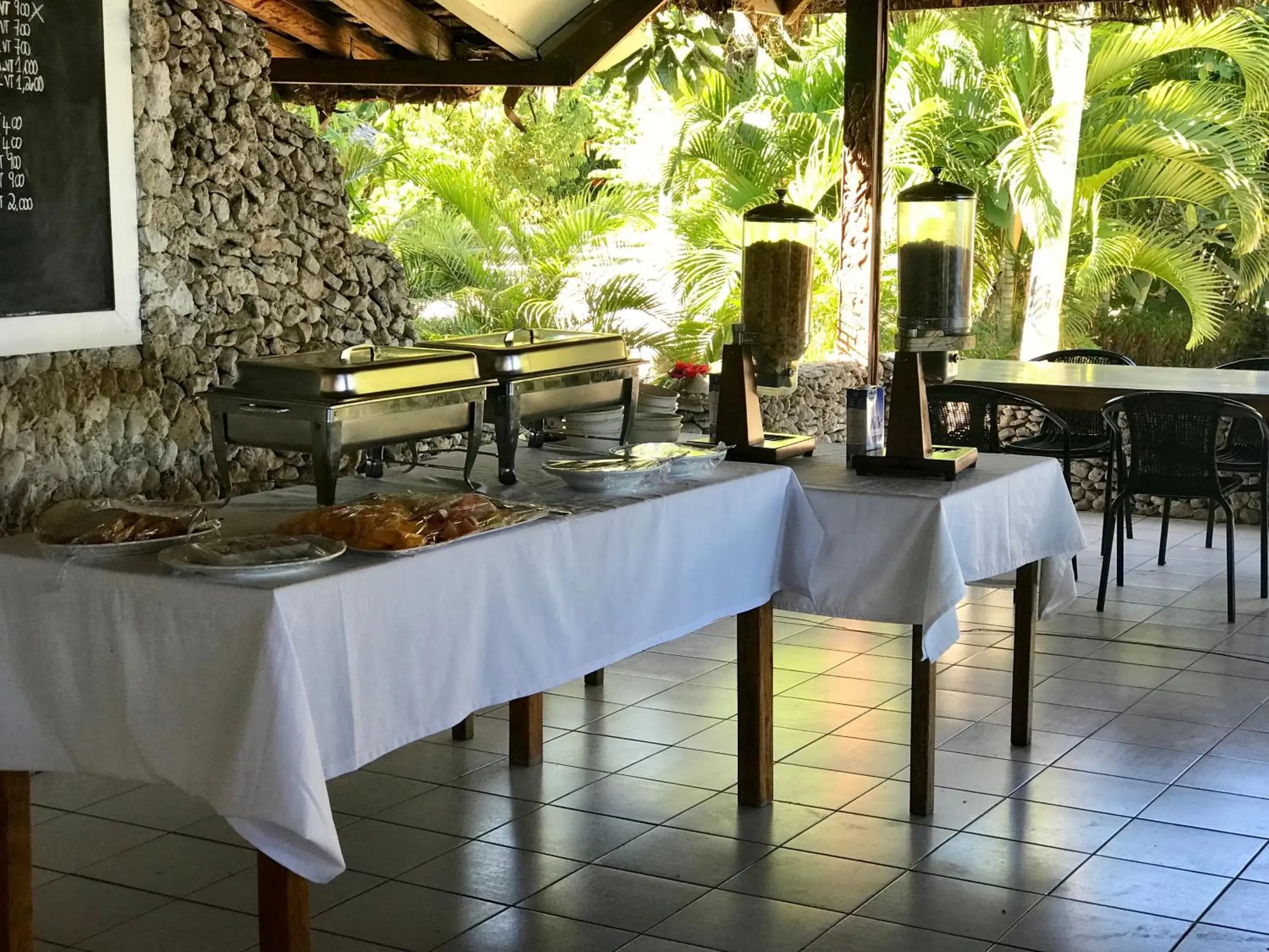 Breakfast in Tanna Evergreen Resort & Tours Breakfast in Tanna Evergreen Resort & Tours