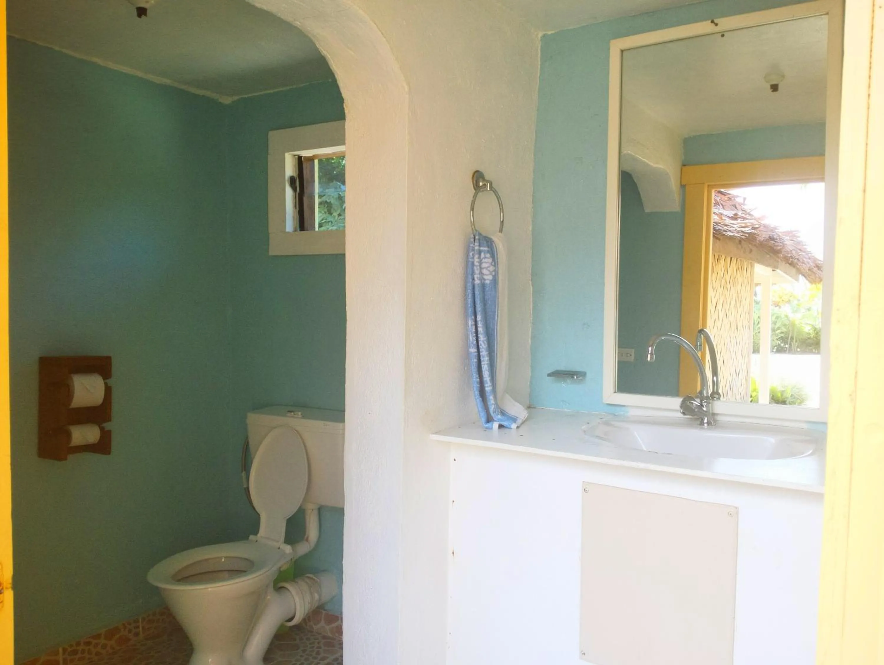 Bathroom in Tanna Evergreen Resort & Tours