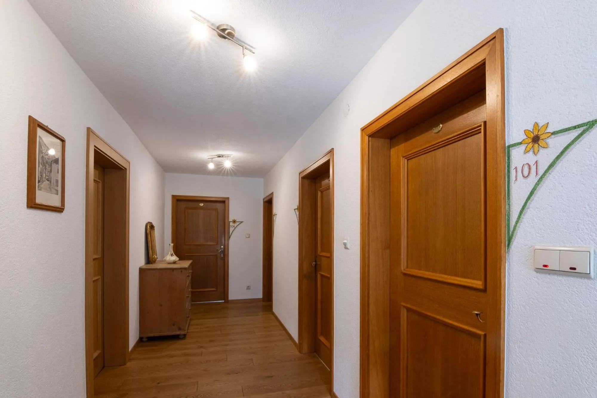 Photo of the whole room in Hotel Chavalatsch