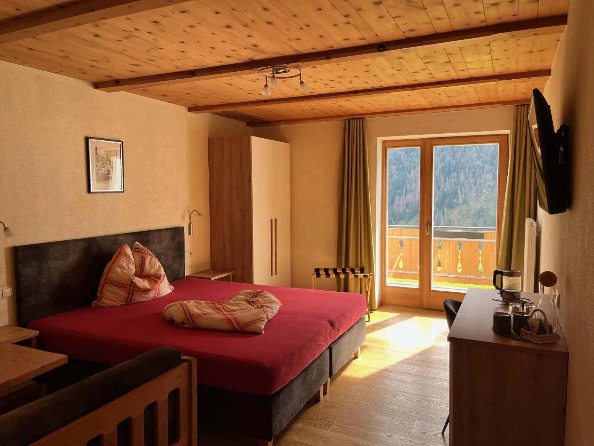 Bed in Hotel Chavalatsch