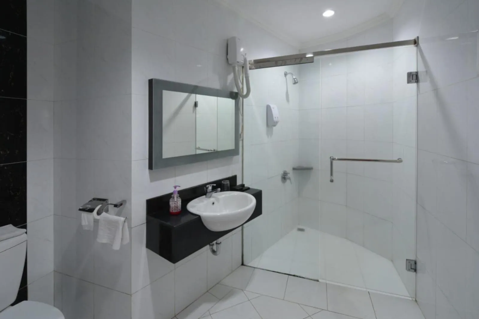 Bathroom in Hotel Sindha