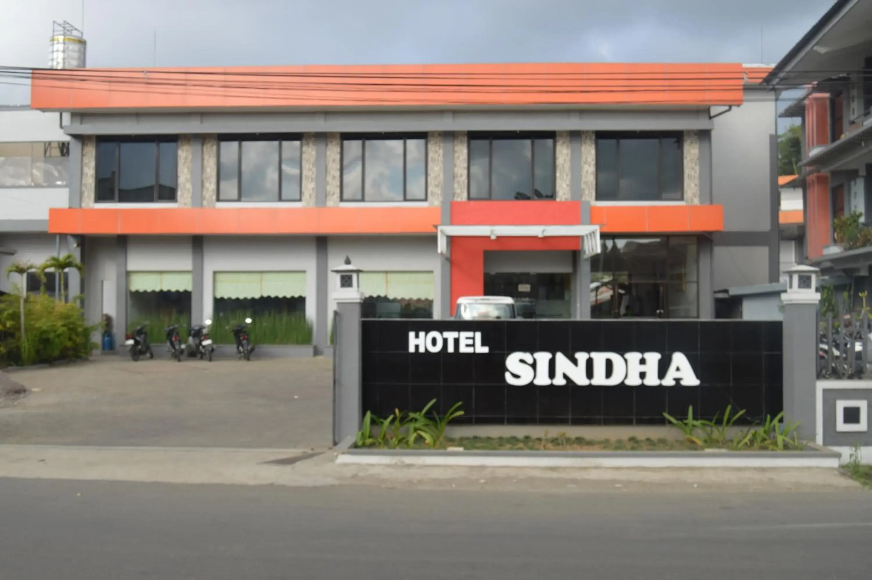 Facade/entrance in Hotel Sindha Facade/entrance in Hotel Sindha