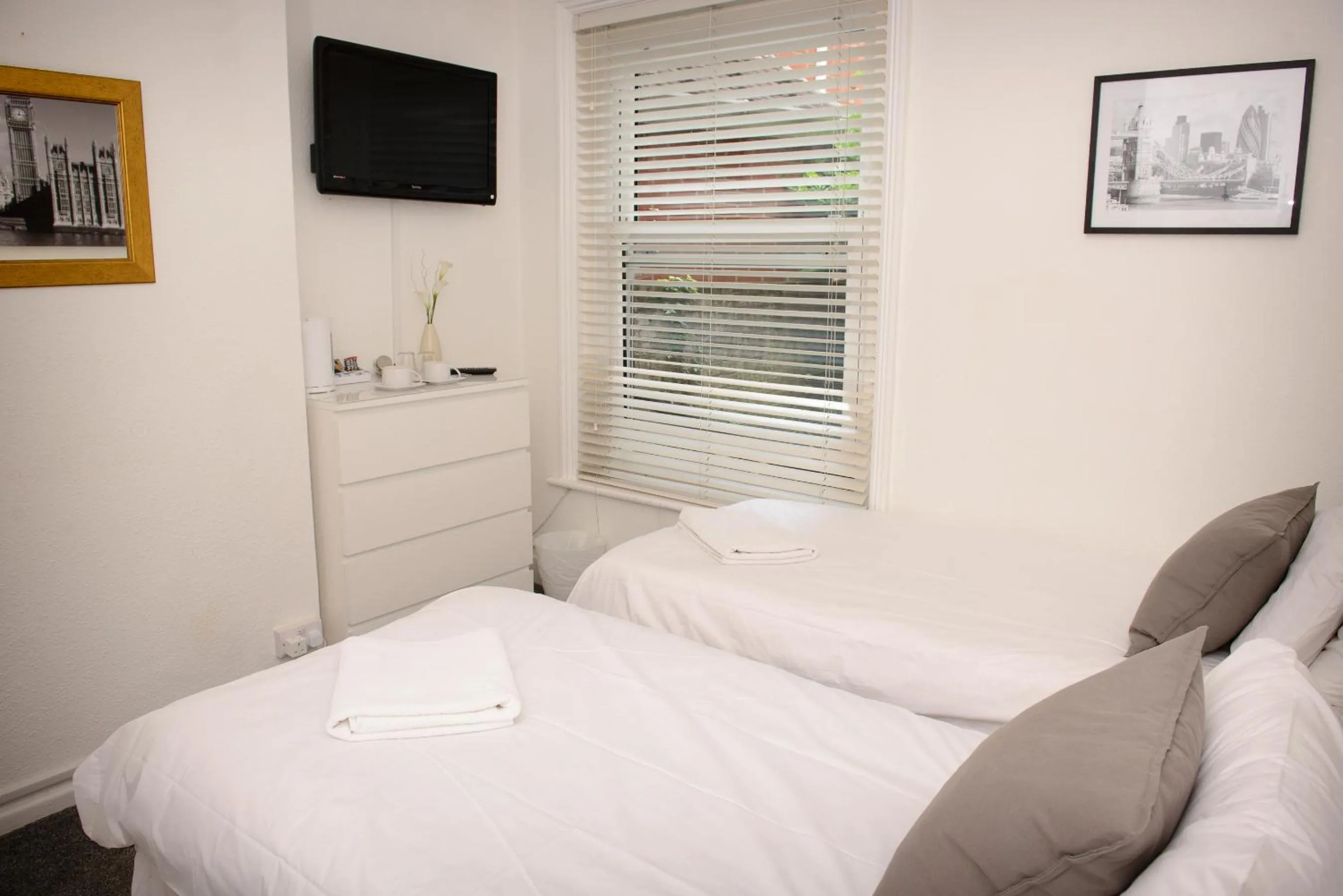 Photo of the whole room in The Claremont