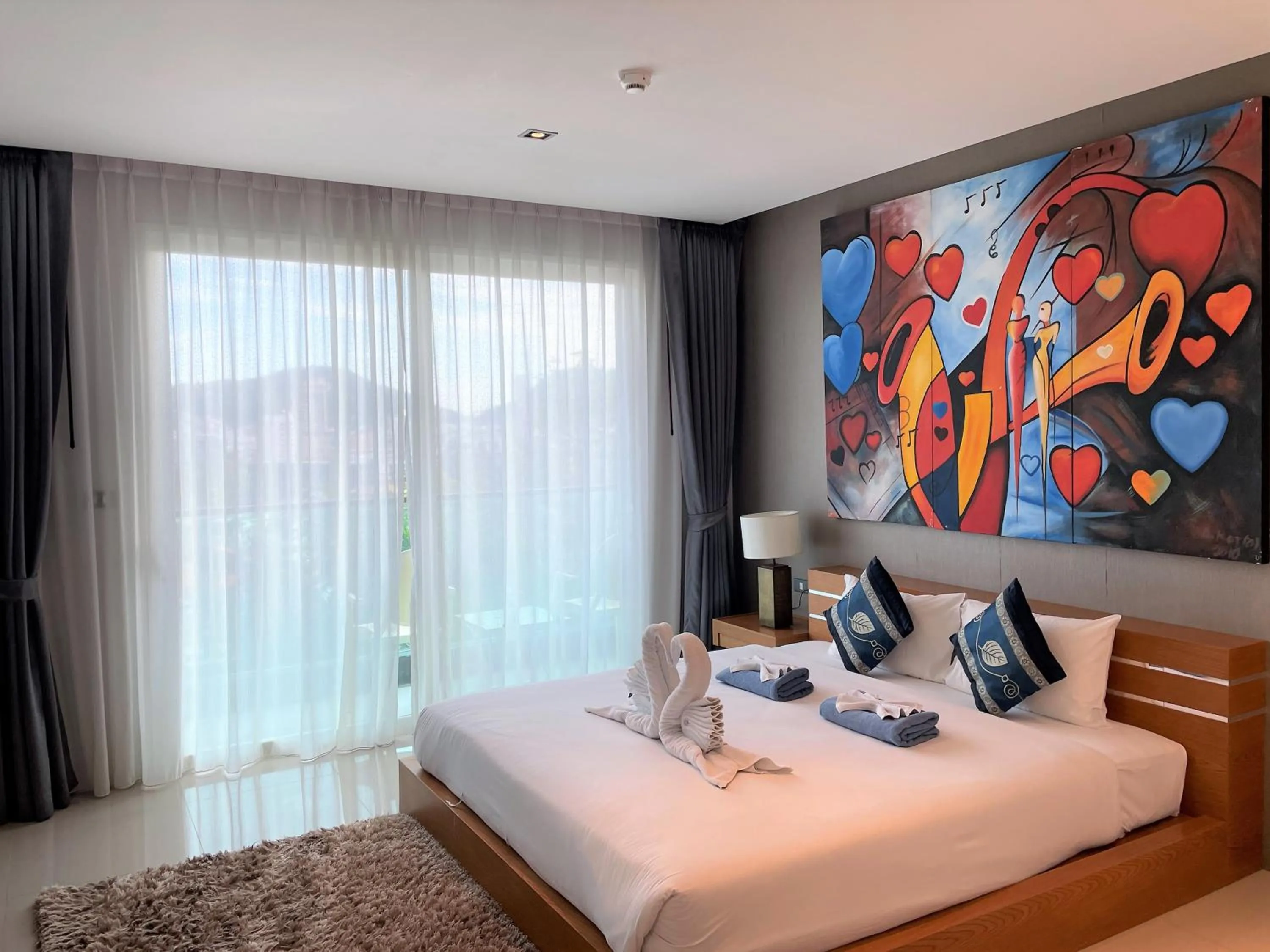 Bed in Emerald Terrace Apartments by Lofty