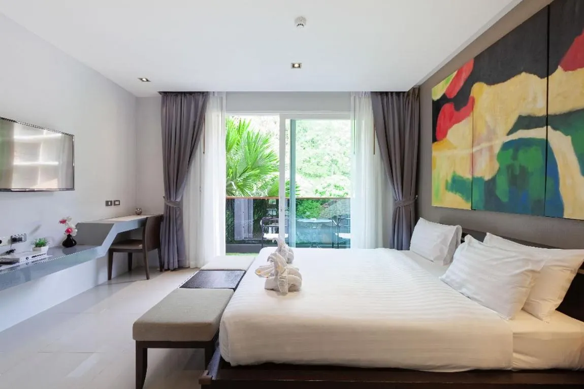 Bed in Emerald Terrace Apartments by Lofty