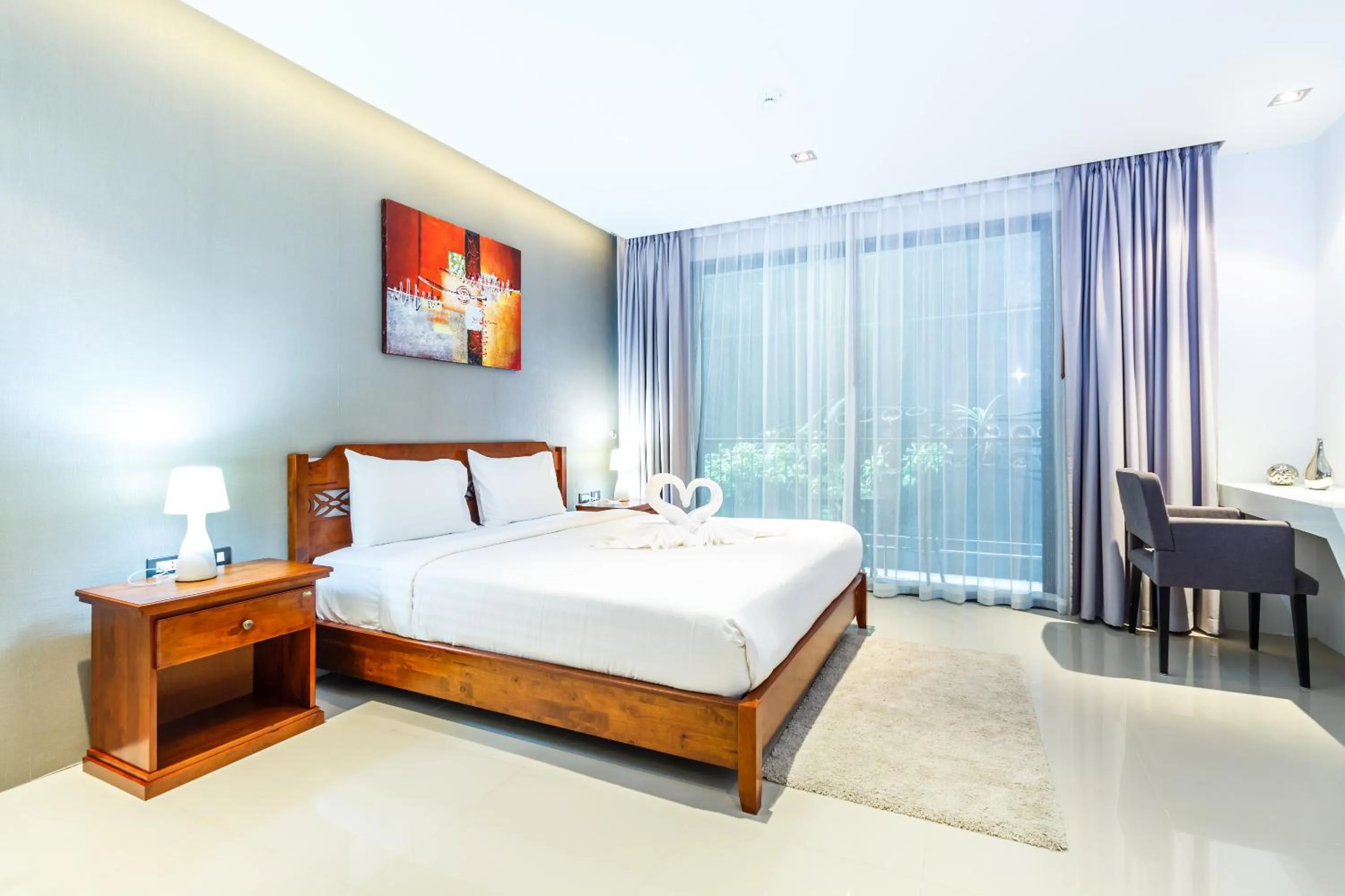Bed in Emerald Terrace Apartments by Lofty