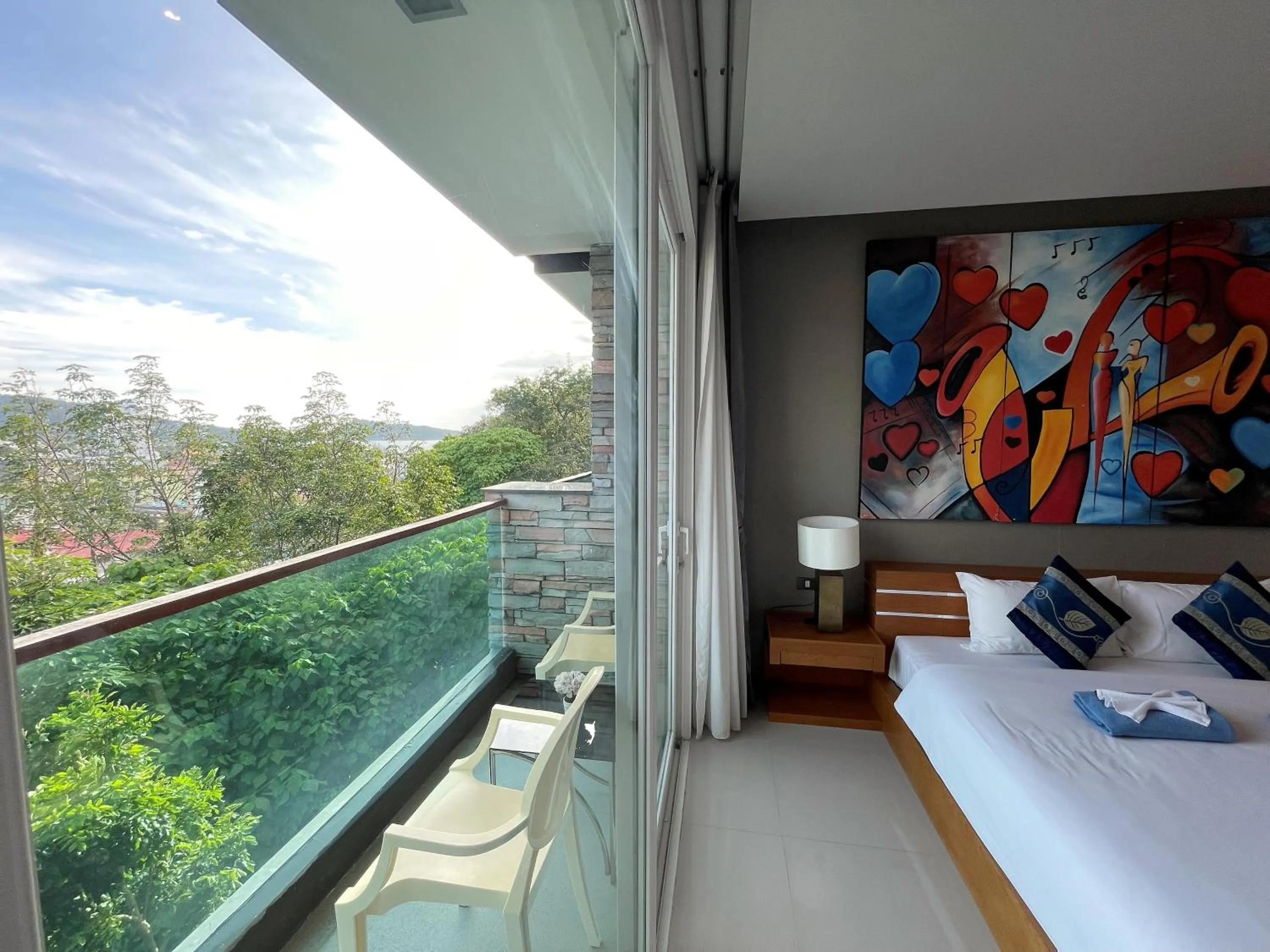 Bed in Emerald Terrace Apartments by Lofty