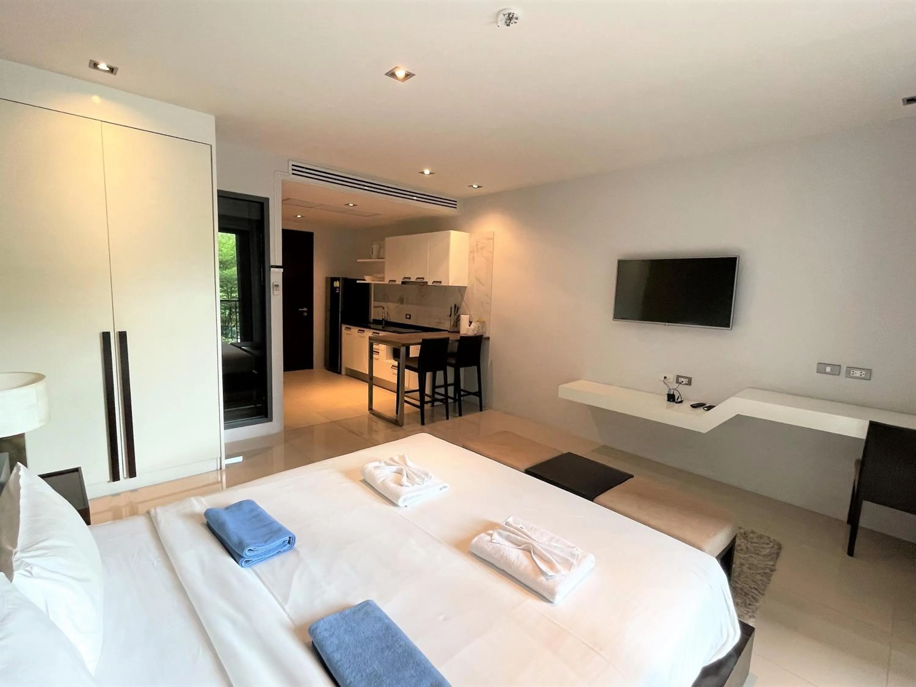 Emerald Terrace Apartments by Lofty