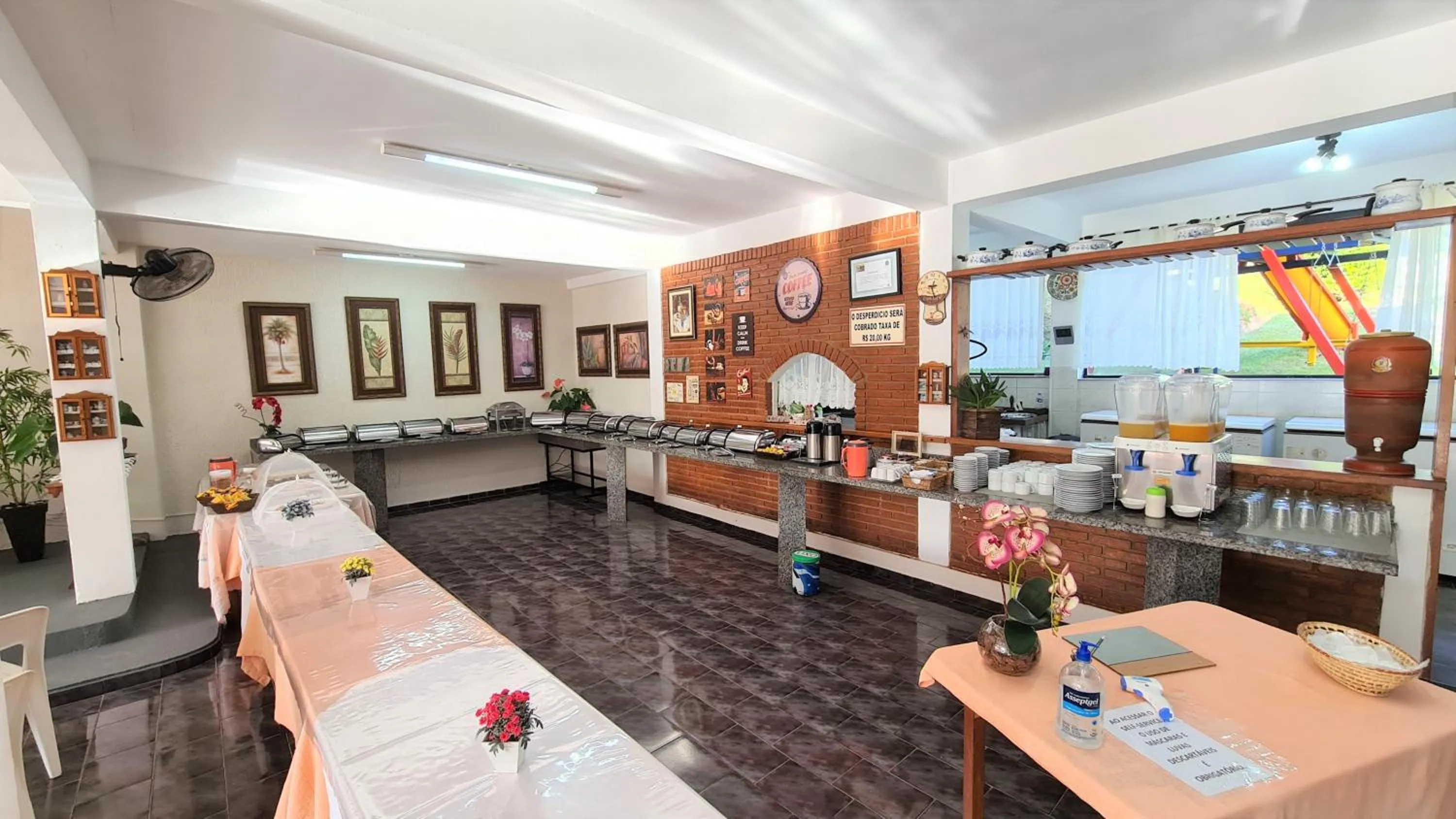 Restaurant/places to eat in Chalés Vila da Serra