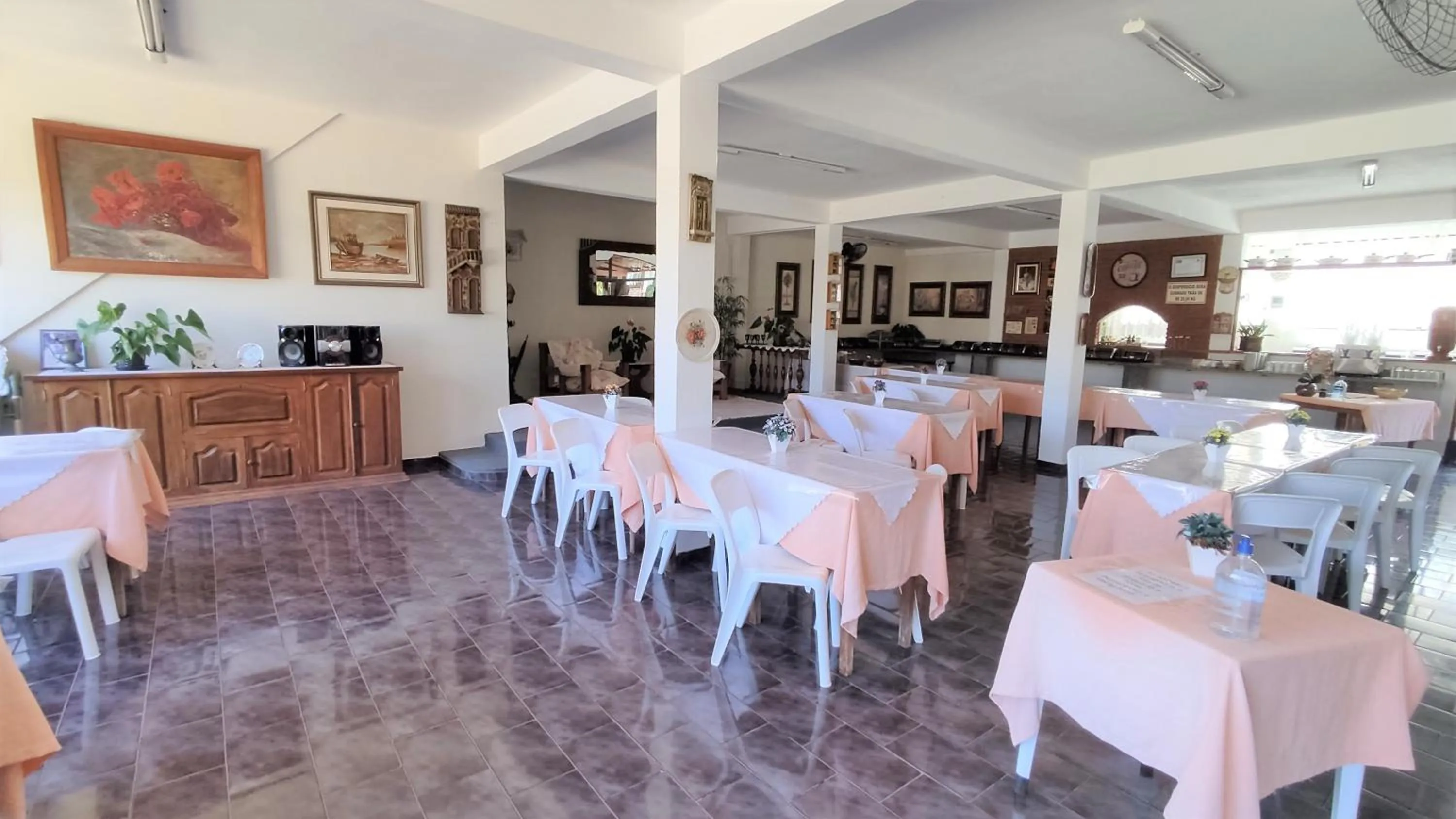 Restaurant/places to eat in Chalés Vila da Serra