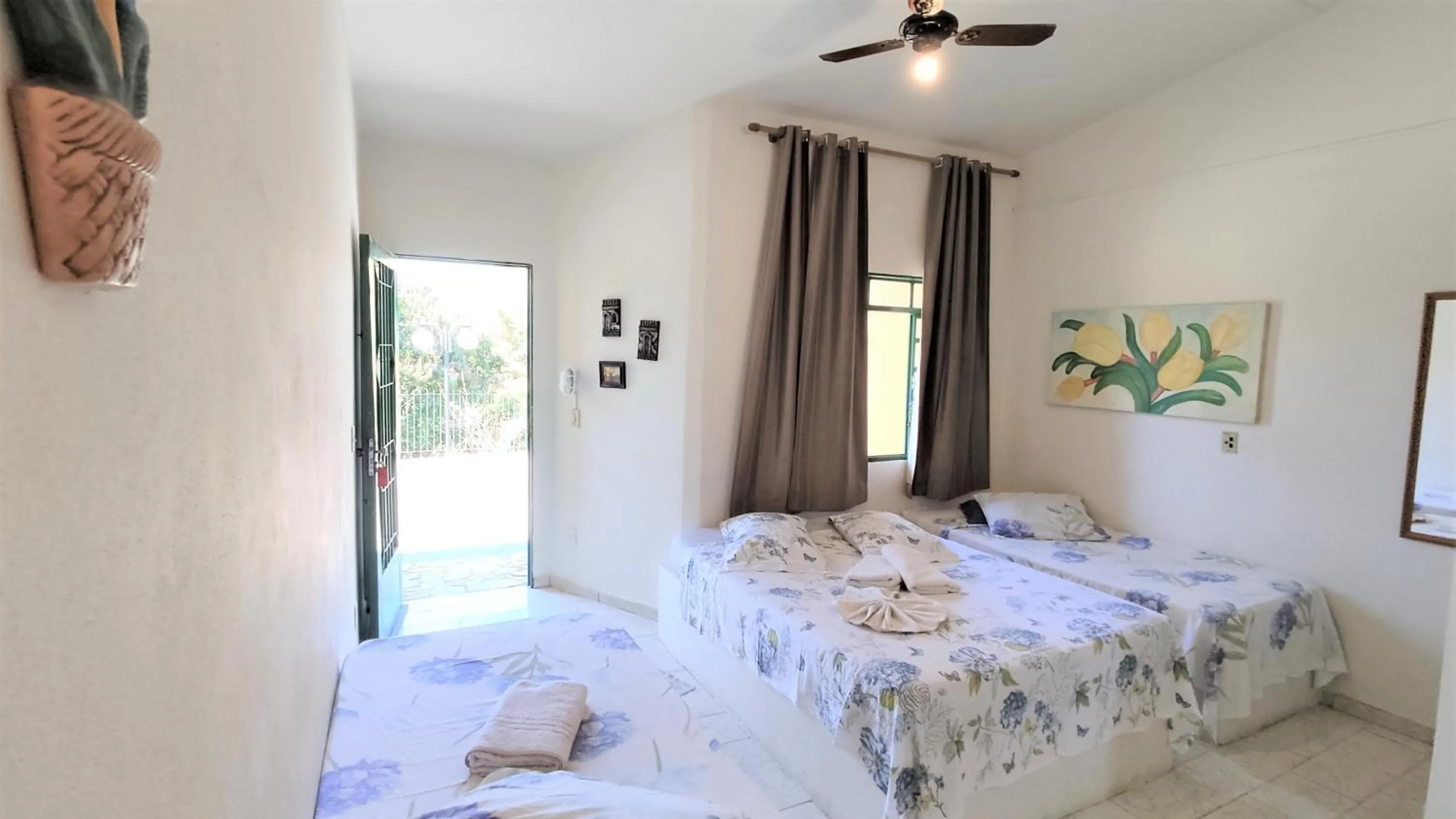 Photo of the whole room, Bed in Chalés Vila da Serra