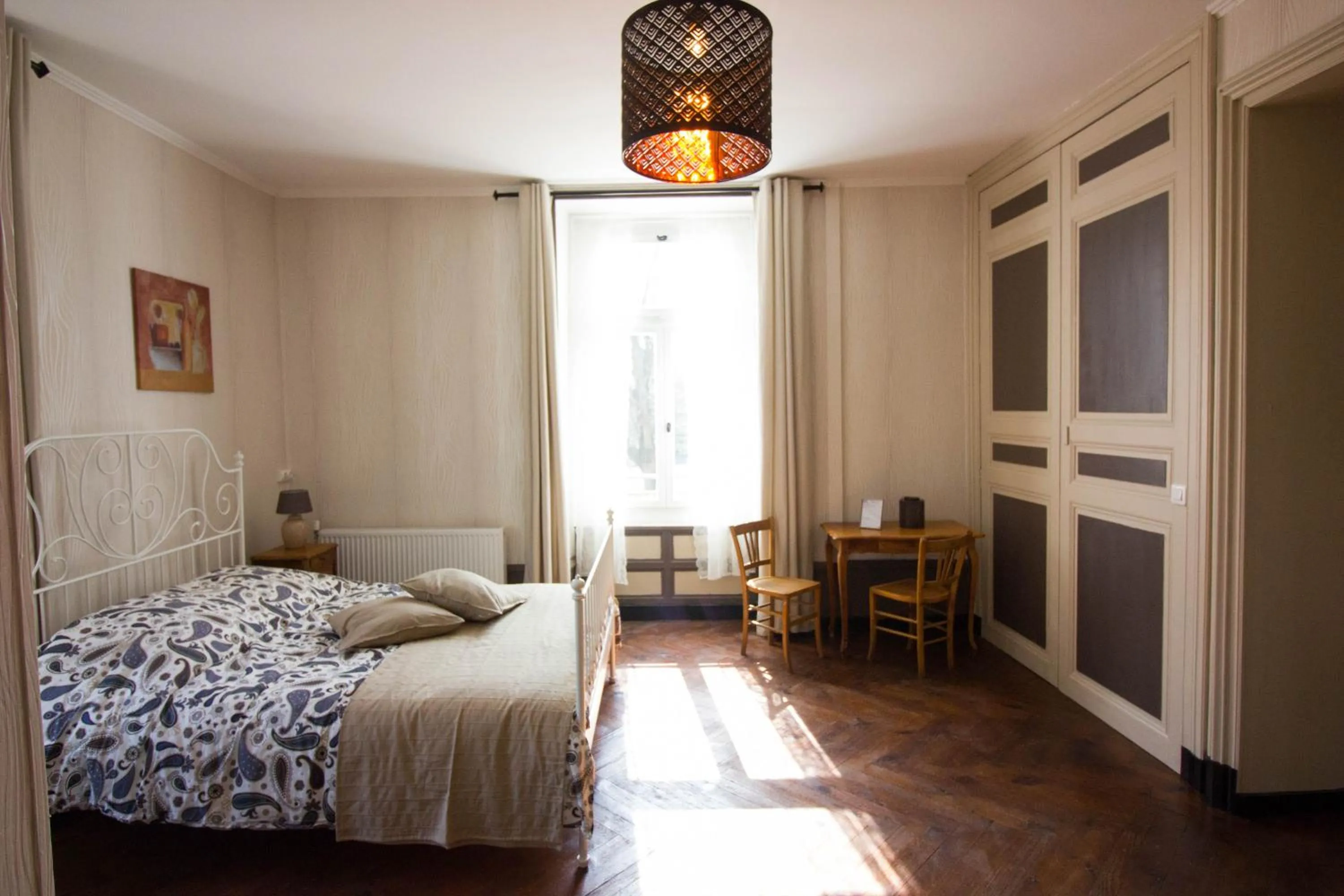 Photo of the whole room, Bed in Domaine des Lilas