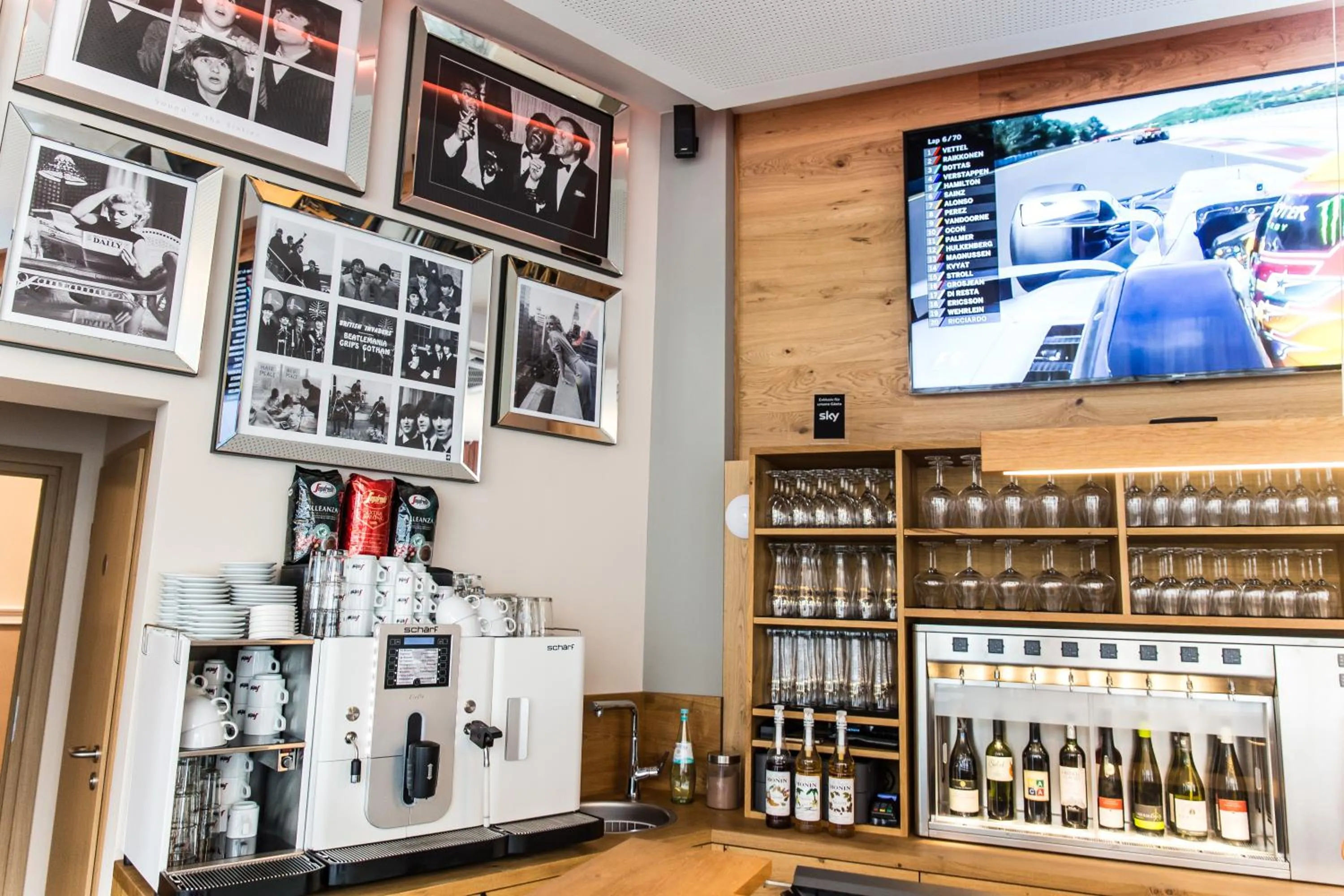 Communal lounge/ TV room in Adelhoff