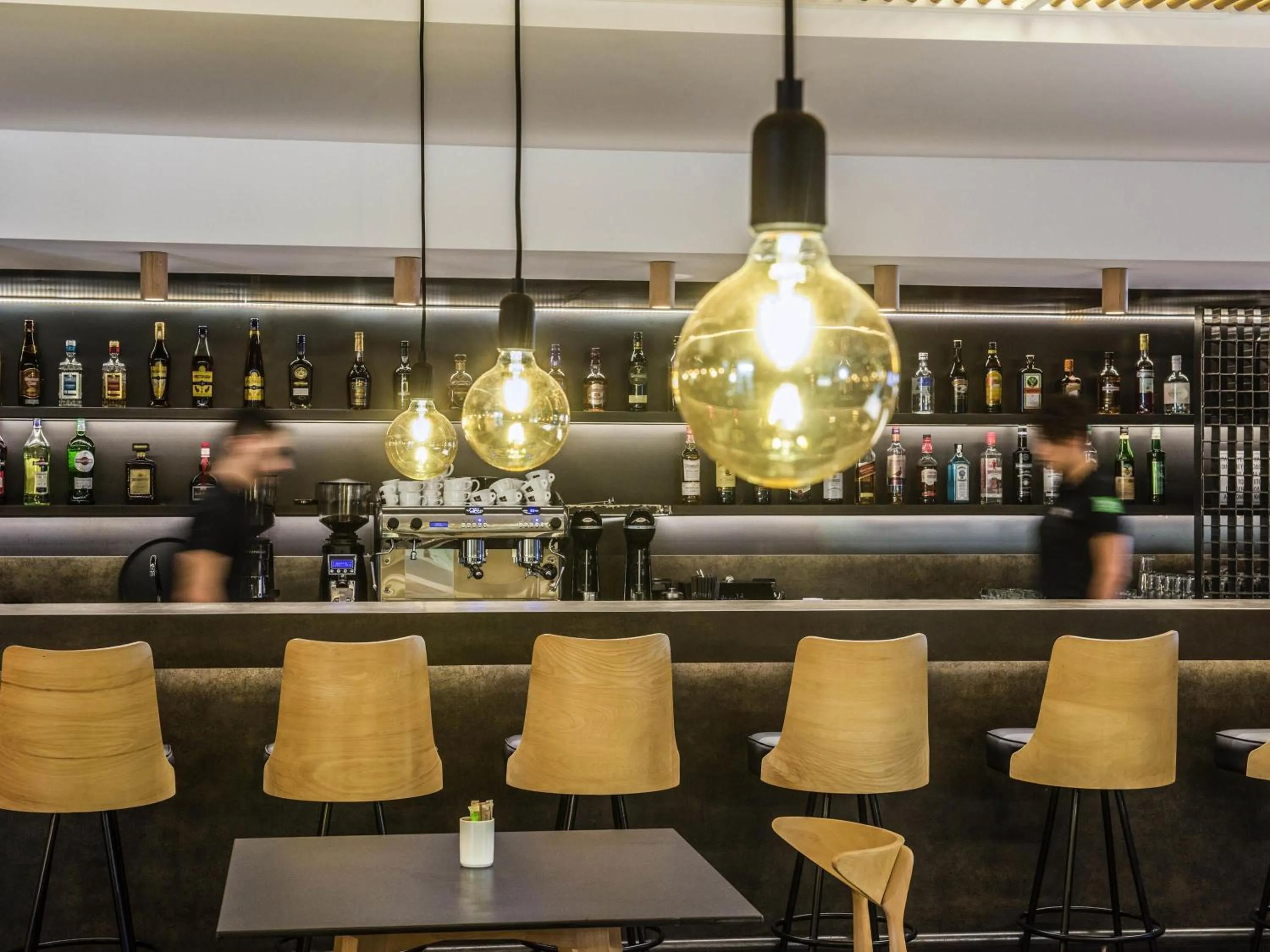 Lounge or bar in Ibis Styles Heraklion Central