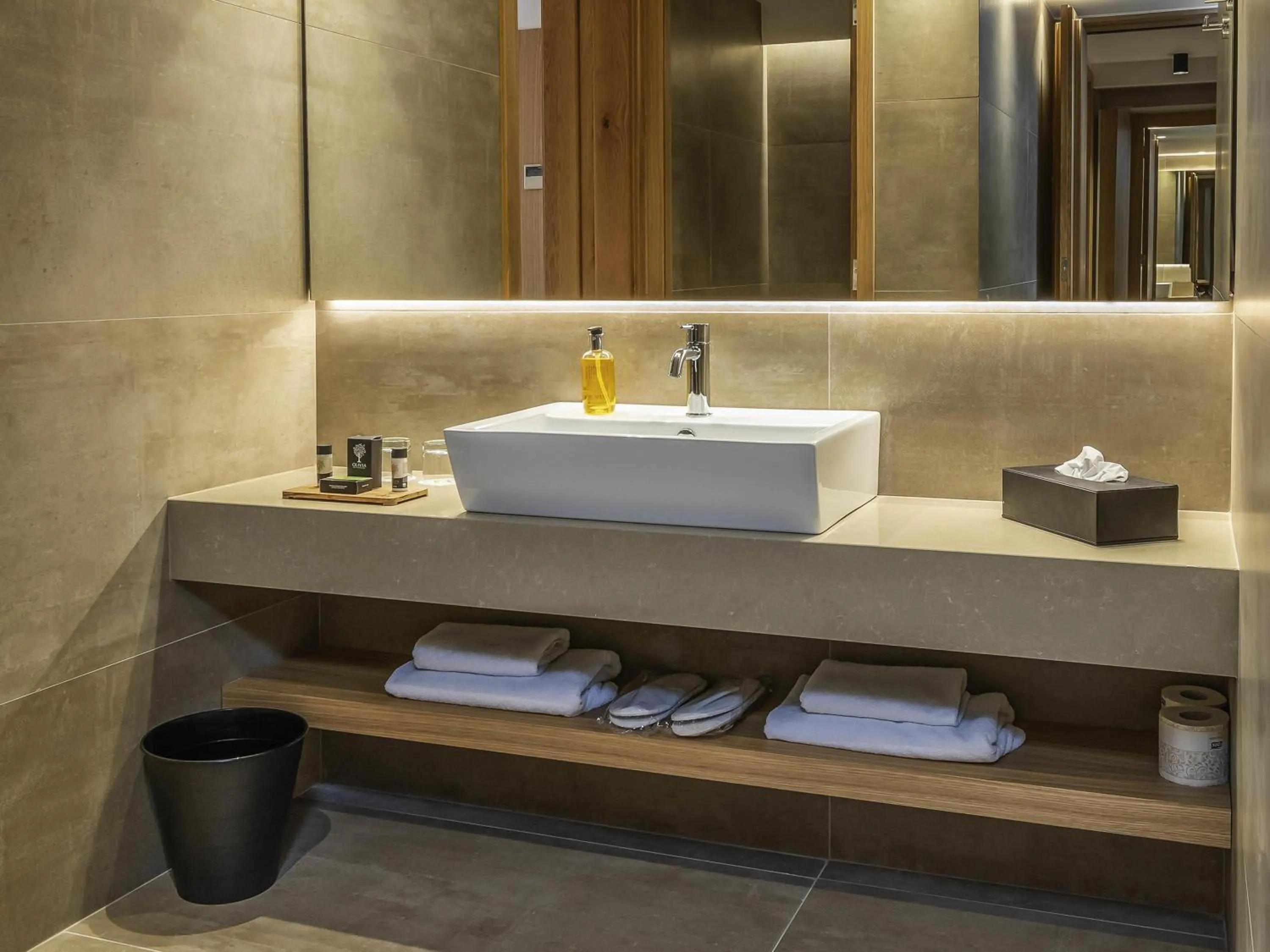 Bedroom in Ibis Styles Heraklion Central