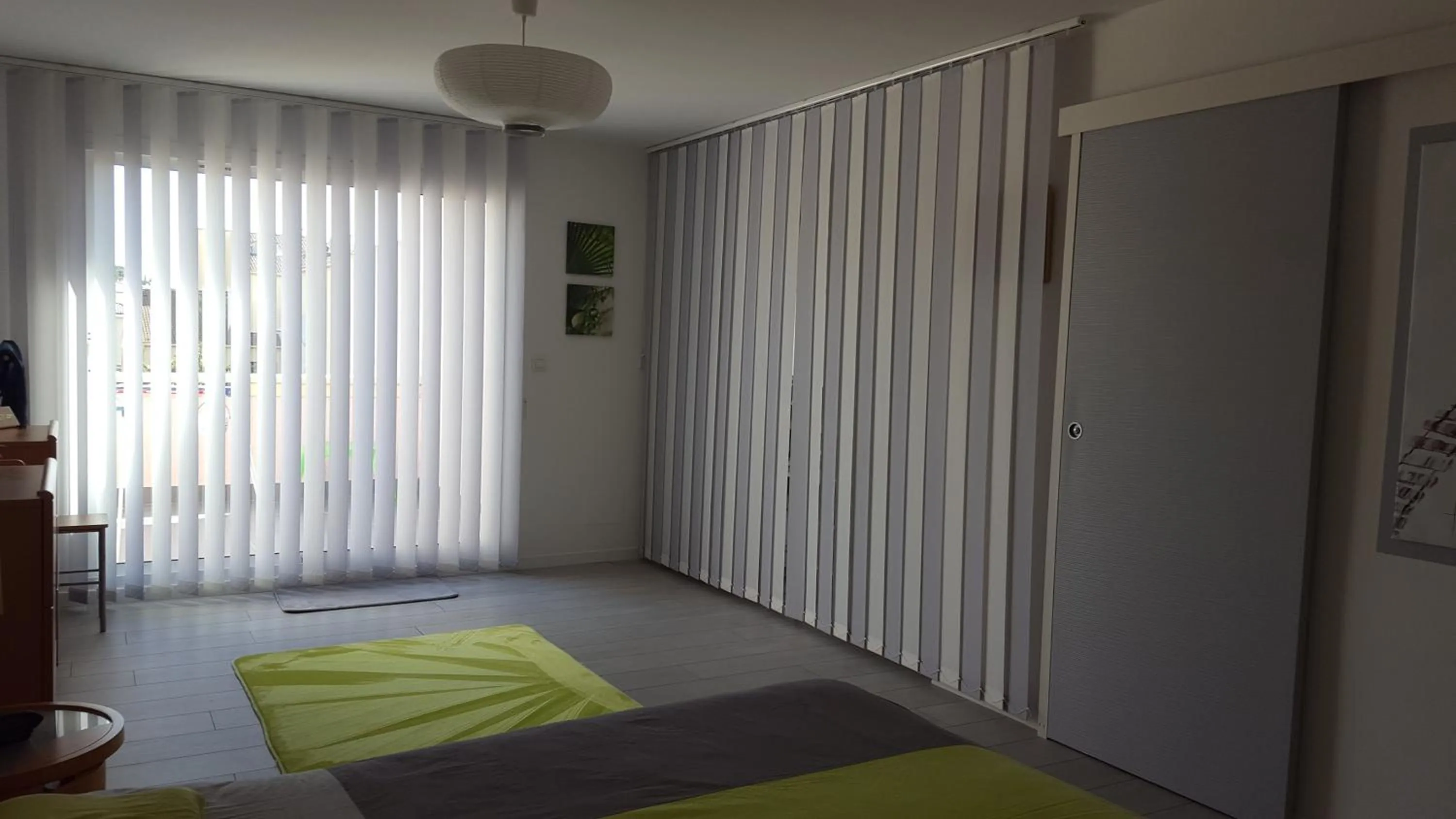 Shower, Bed in Chambres d'hôtes Chez Pat et Nanou