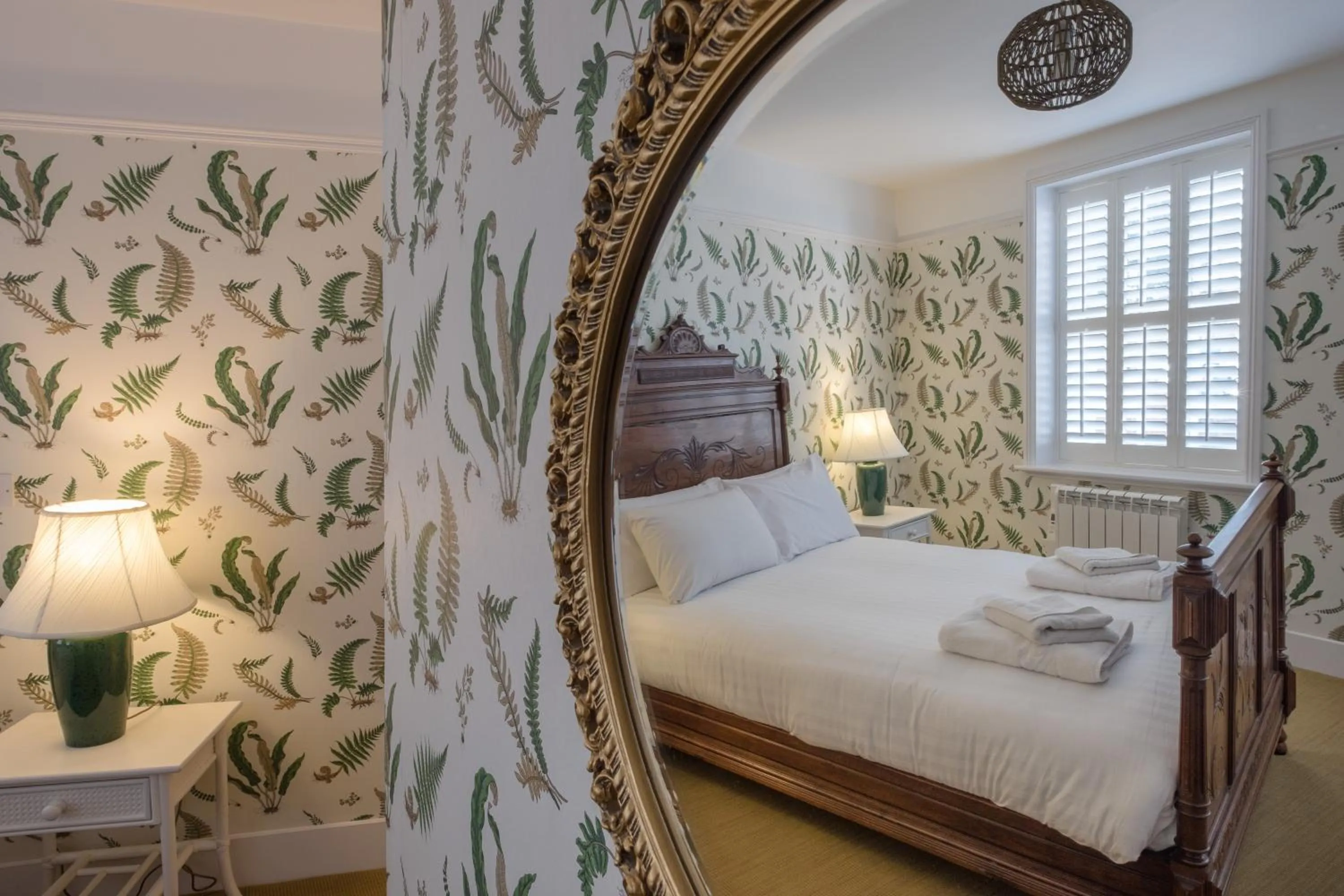 Property building, Bed in One Holyrood Hotel & Cafe