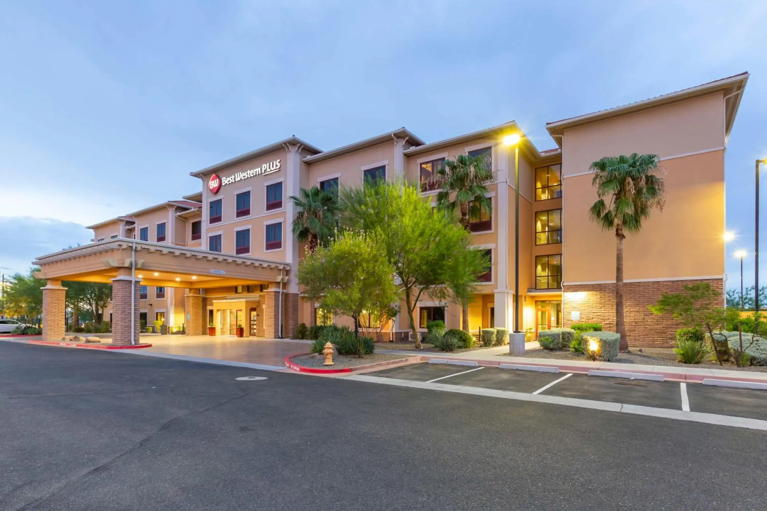 Property building in Best Western Plus Chandler Hotel & Suites Property building in Best Western Plus Chandler Hotel & Suites