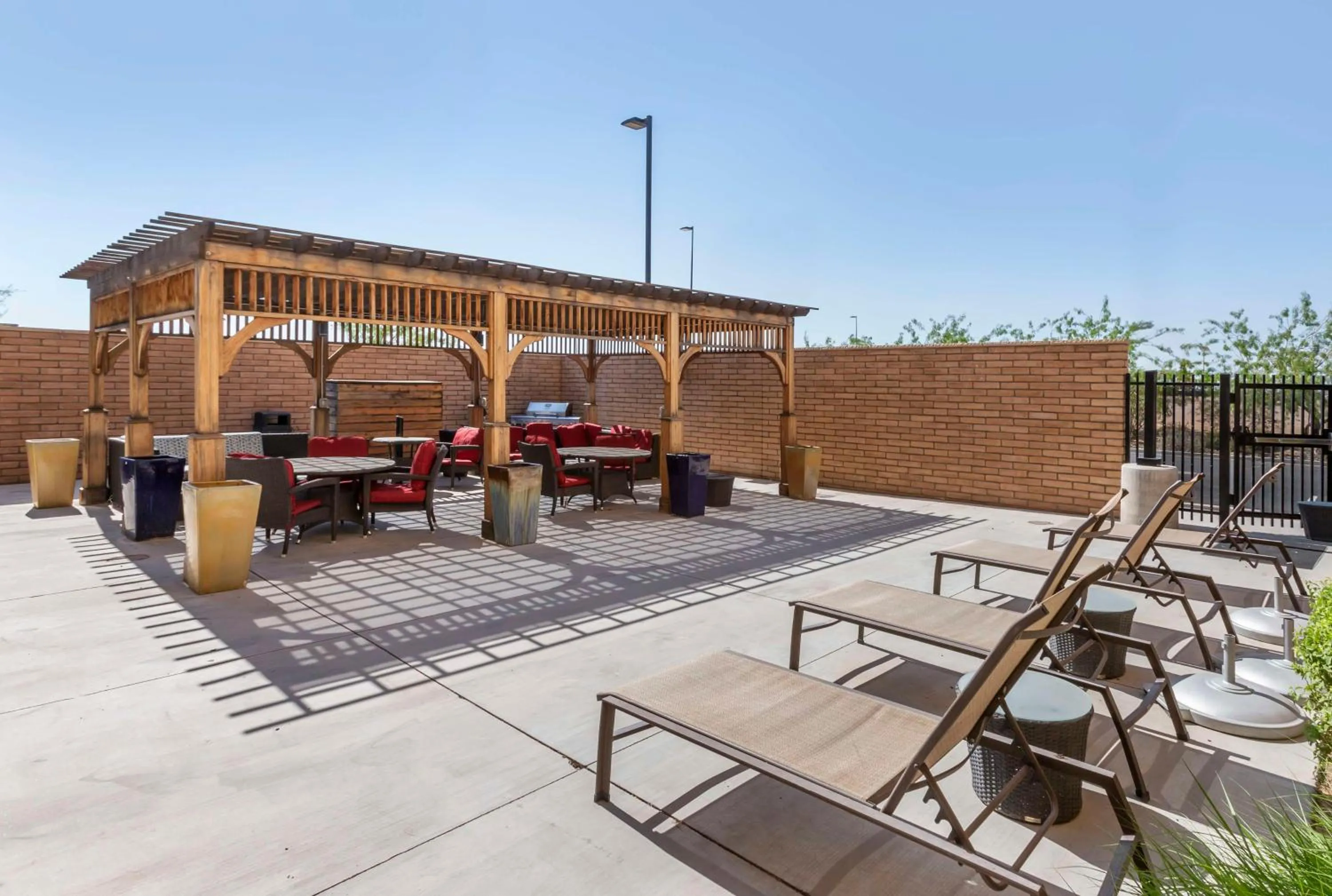 Property building in Best Western Plus Chandler Hotel & Suites