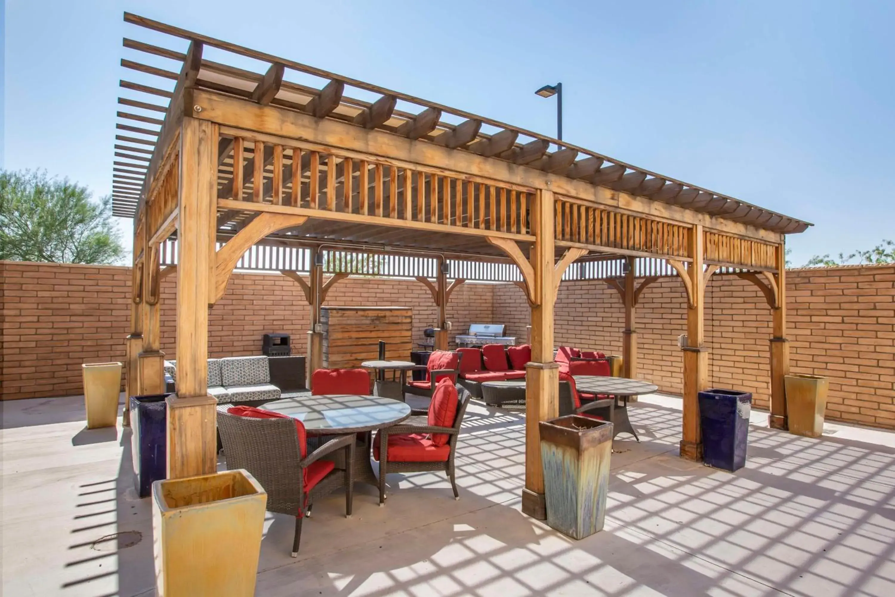 Property building in Best Western Plus Chandler Hotel & Suites Property building in Best Western Plus Chandler Hotel & Suites