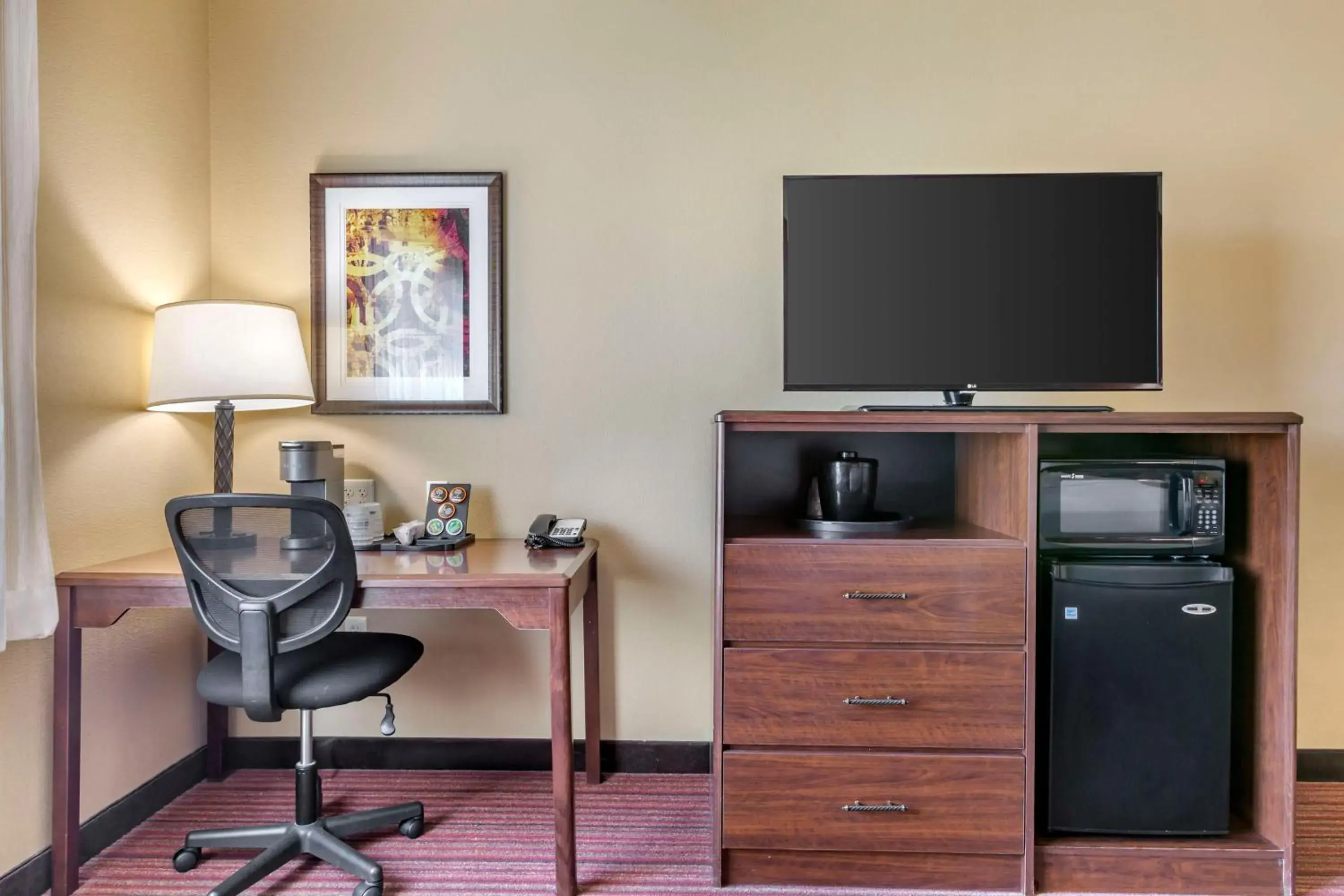 Bedroom in Best Western Plus Chandler Hotel & Suites Bedroom in Best Western Plus Chandler Hotel & Suites