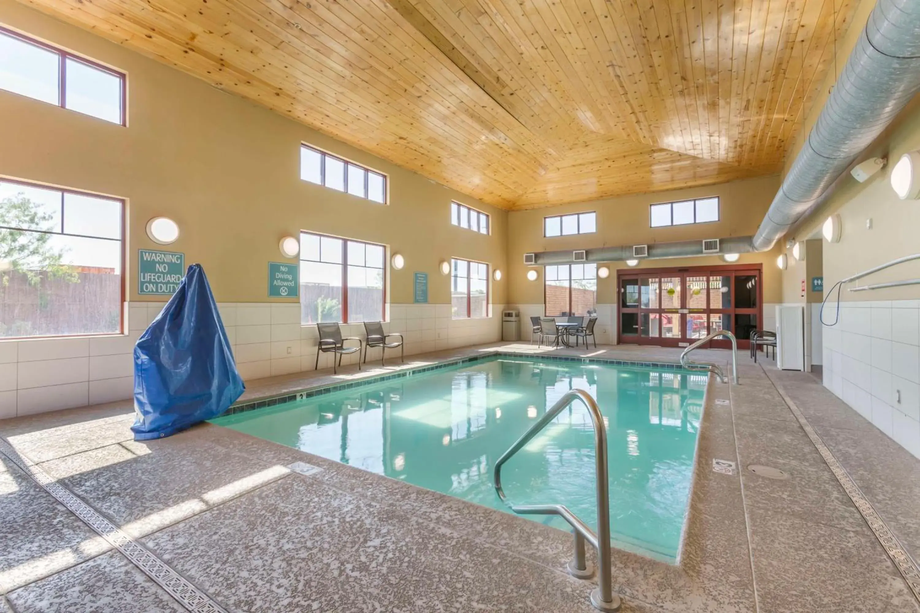 Pool view in Best Western Plus Chandler Hotel & Suites Pool view in Best Western Plus Chandler Hotel & Suites