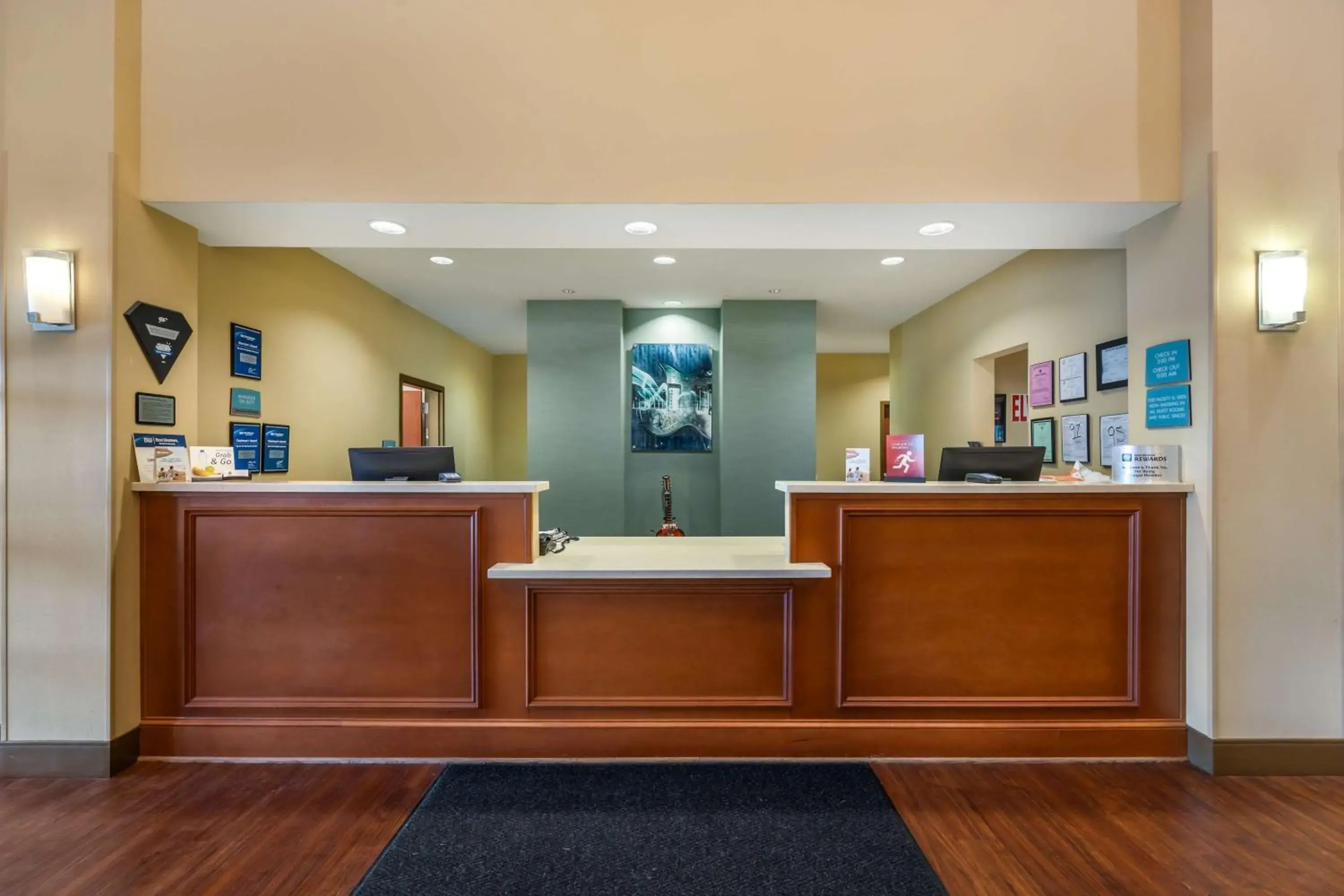 Lobby or reception in Best Western Plus Tuscumbia/Muscle Shoals Hotel & Suites Lobby or reception in Best Western Plus Tuscumbia/Muscle Shoals Hotel & Suites