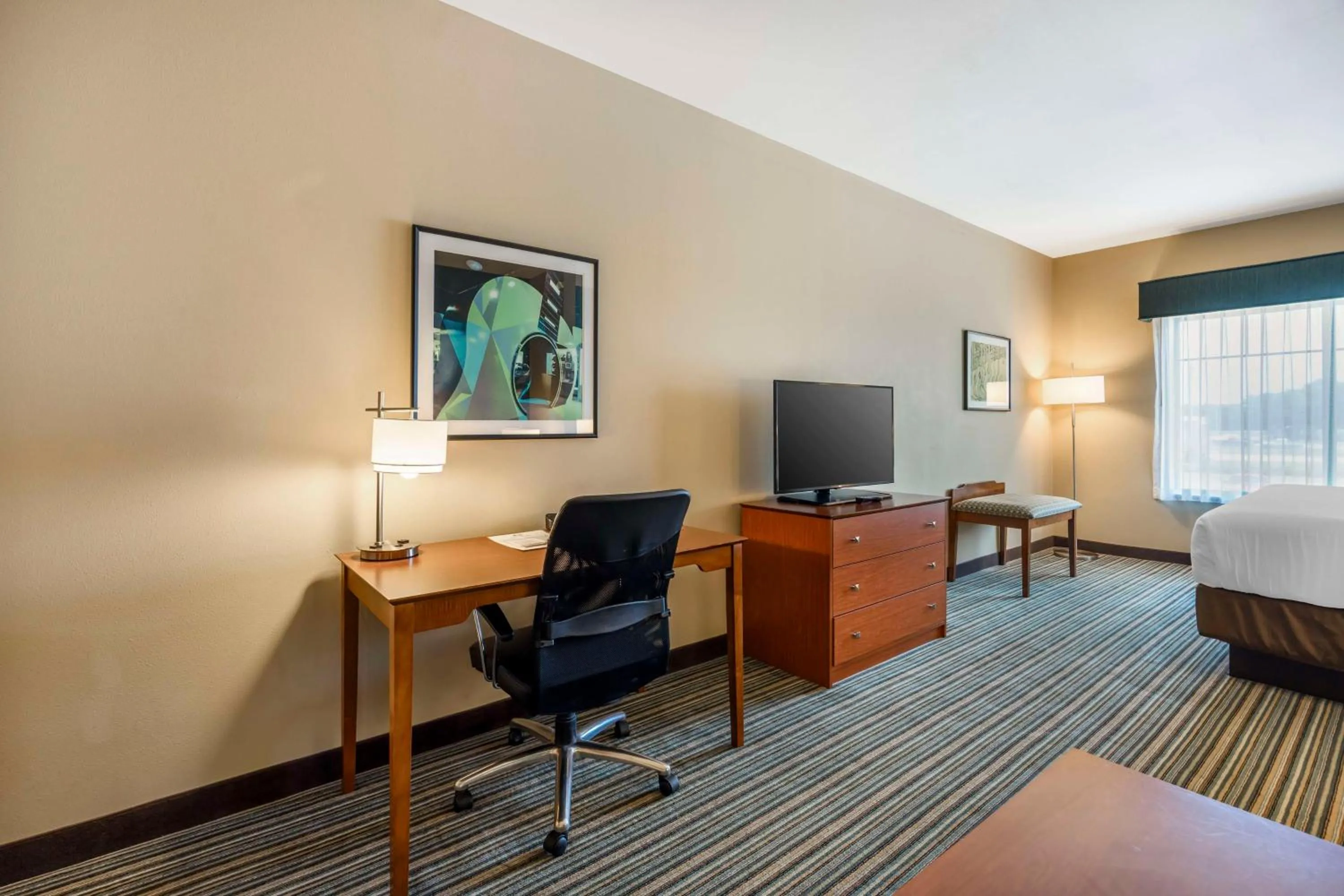 Bedroom, Bed in Best Western Plus Tuscumbia/Muscle Shoals Hotel & Suites