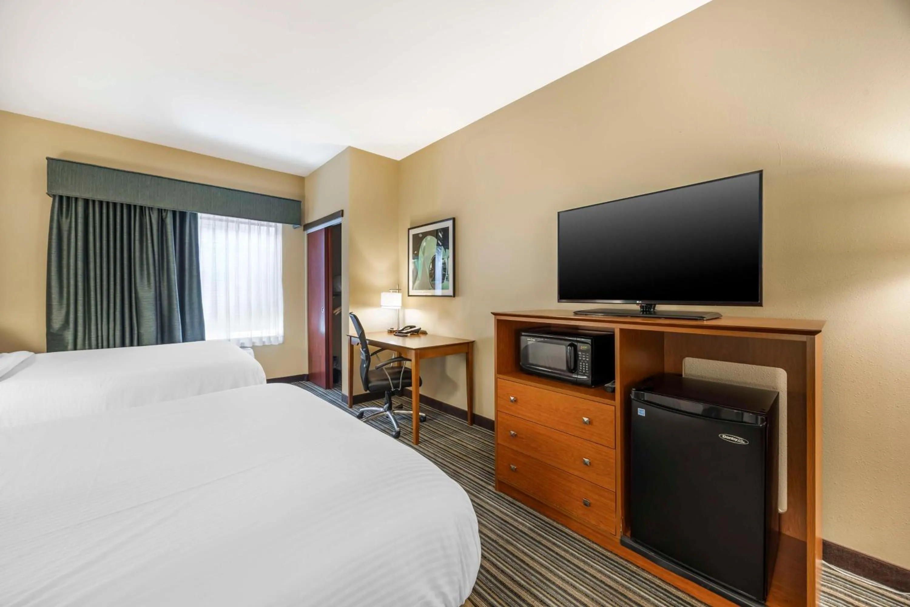 Bedroom, Bed in Best Western Plus Tuscumbia/Muscle Shoals Hotel & Suites