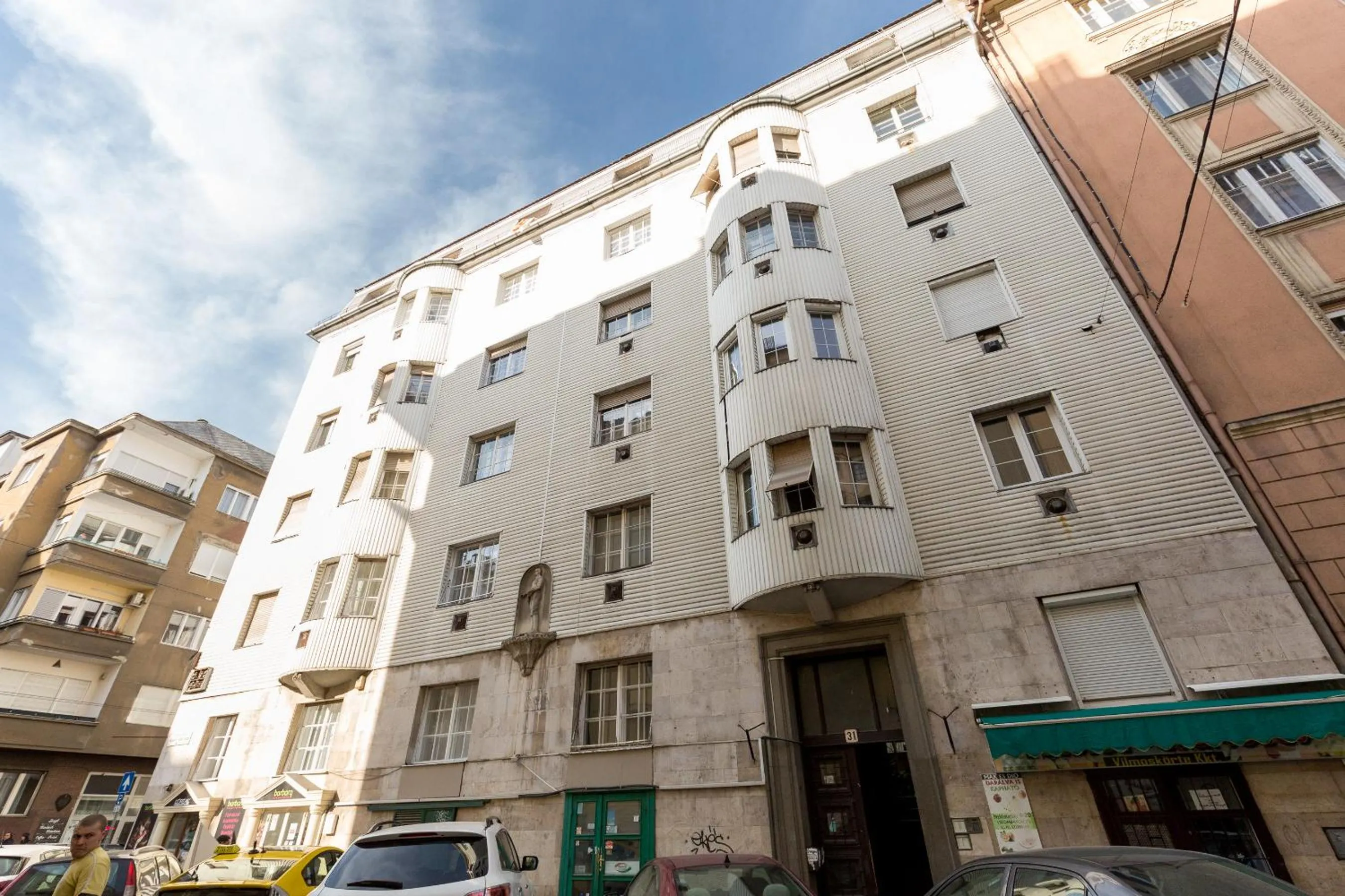 Property building in Otto Studios