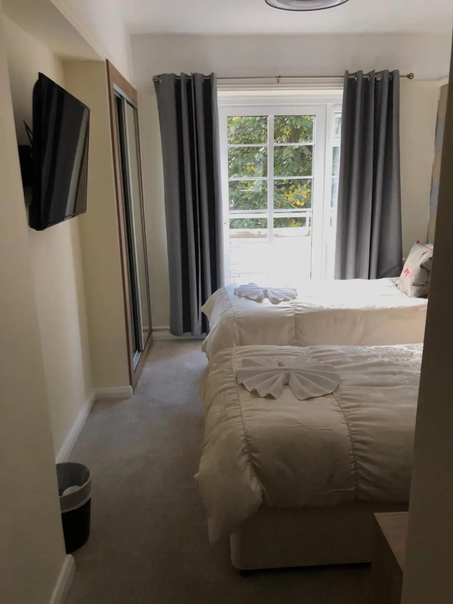 Small Twin Room in Vincent House London Residence Small Twin Room in Vincent House London Residence