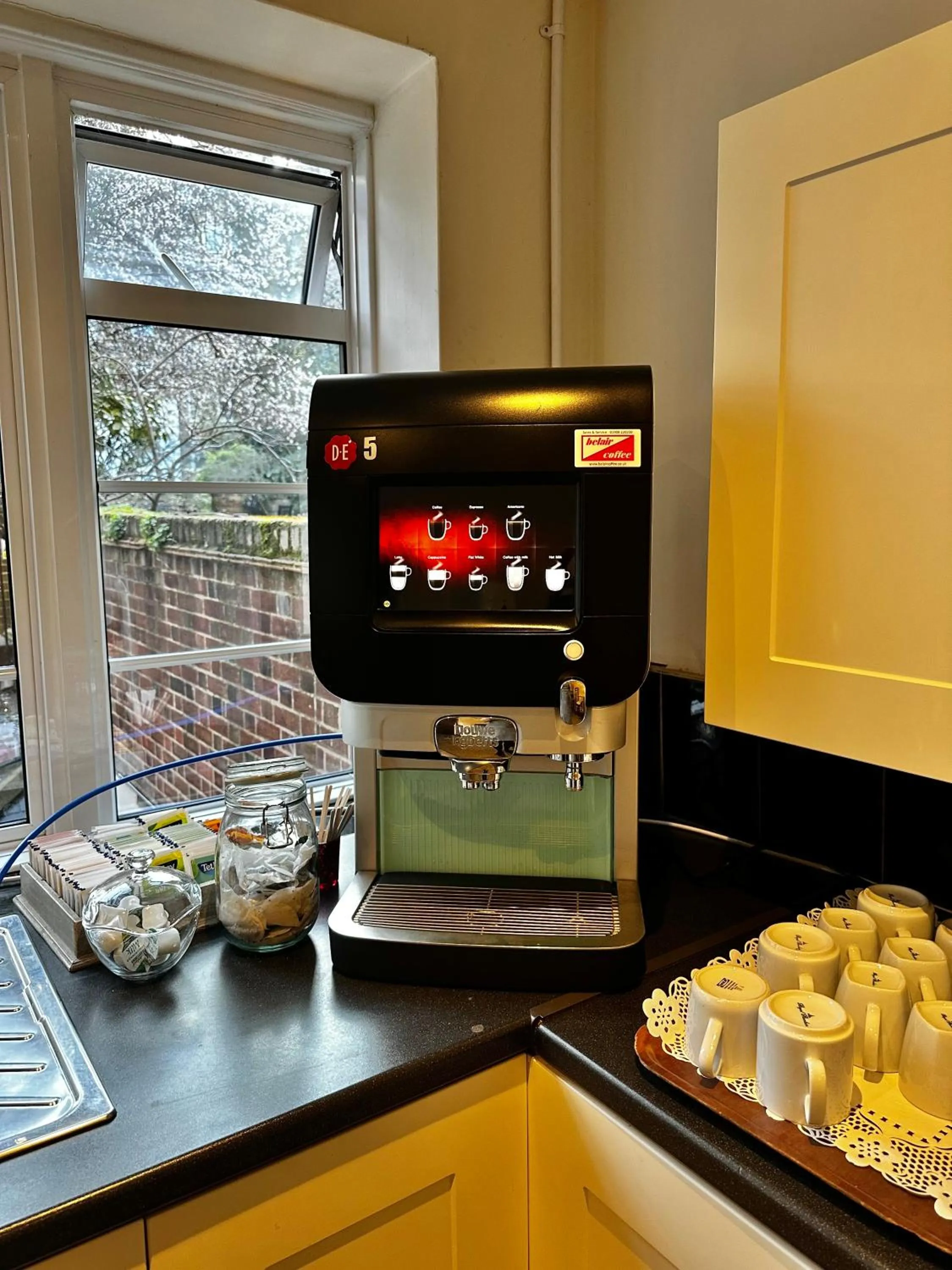 Coffee/tea facilities in Vincent House London Residence