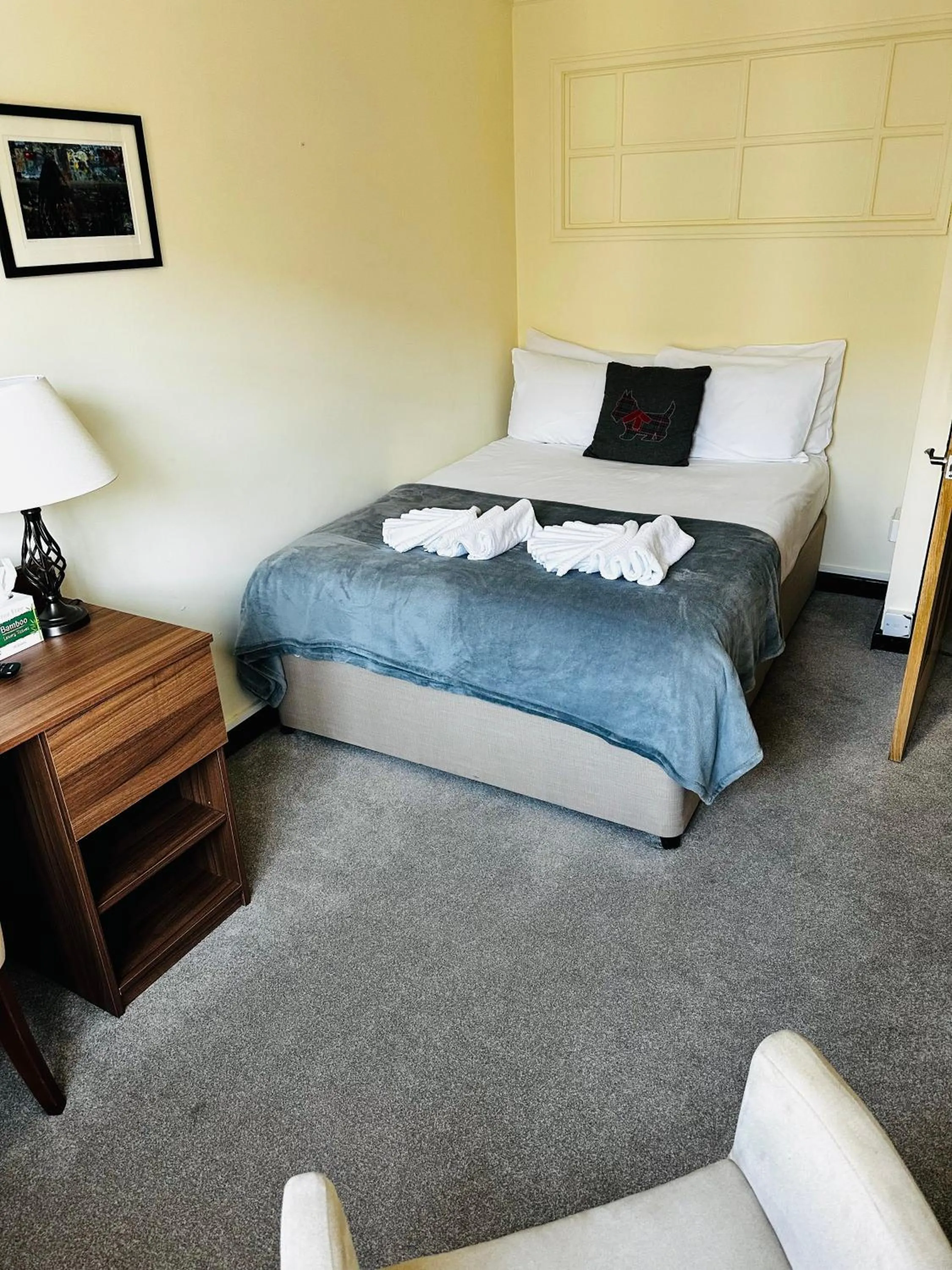 Bedroom, Bed in Vincent House London Residence