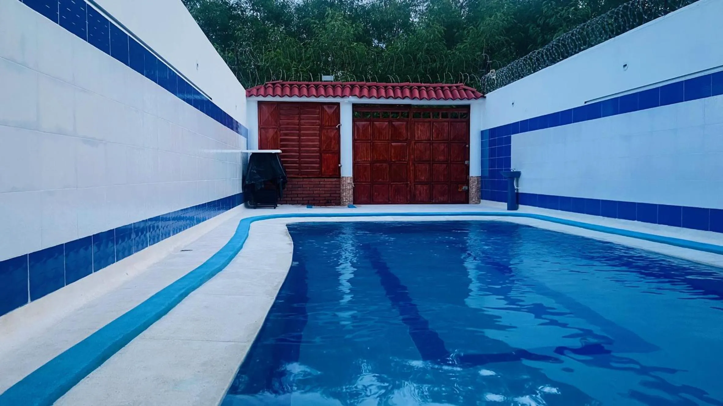 Shower in Casa con Piscina Privada y Jacuzzi