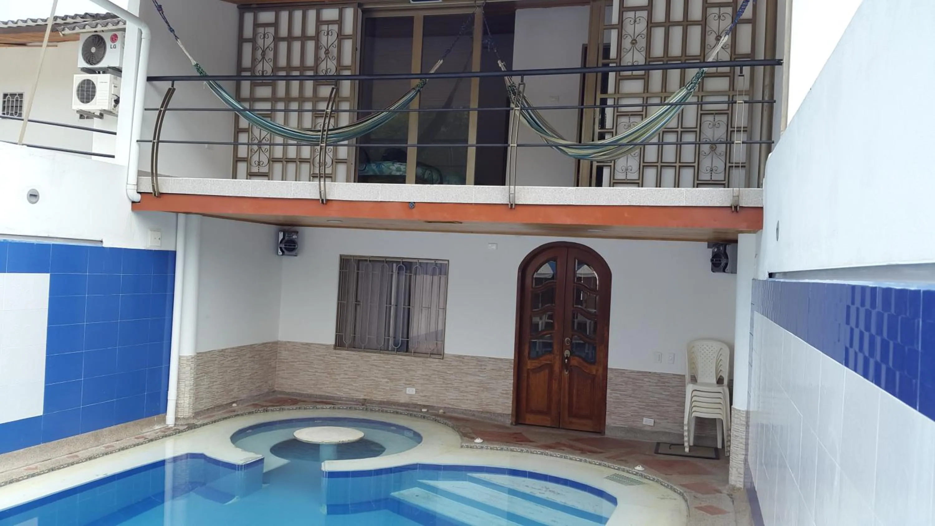 Hot Tub in Casa con Piscina Privada y Jacuzzi