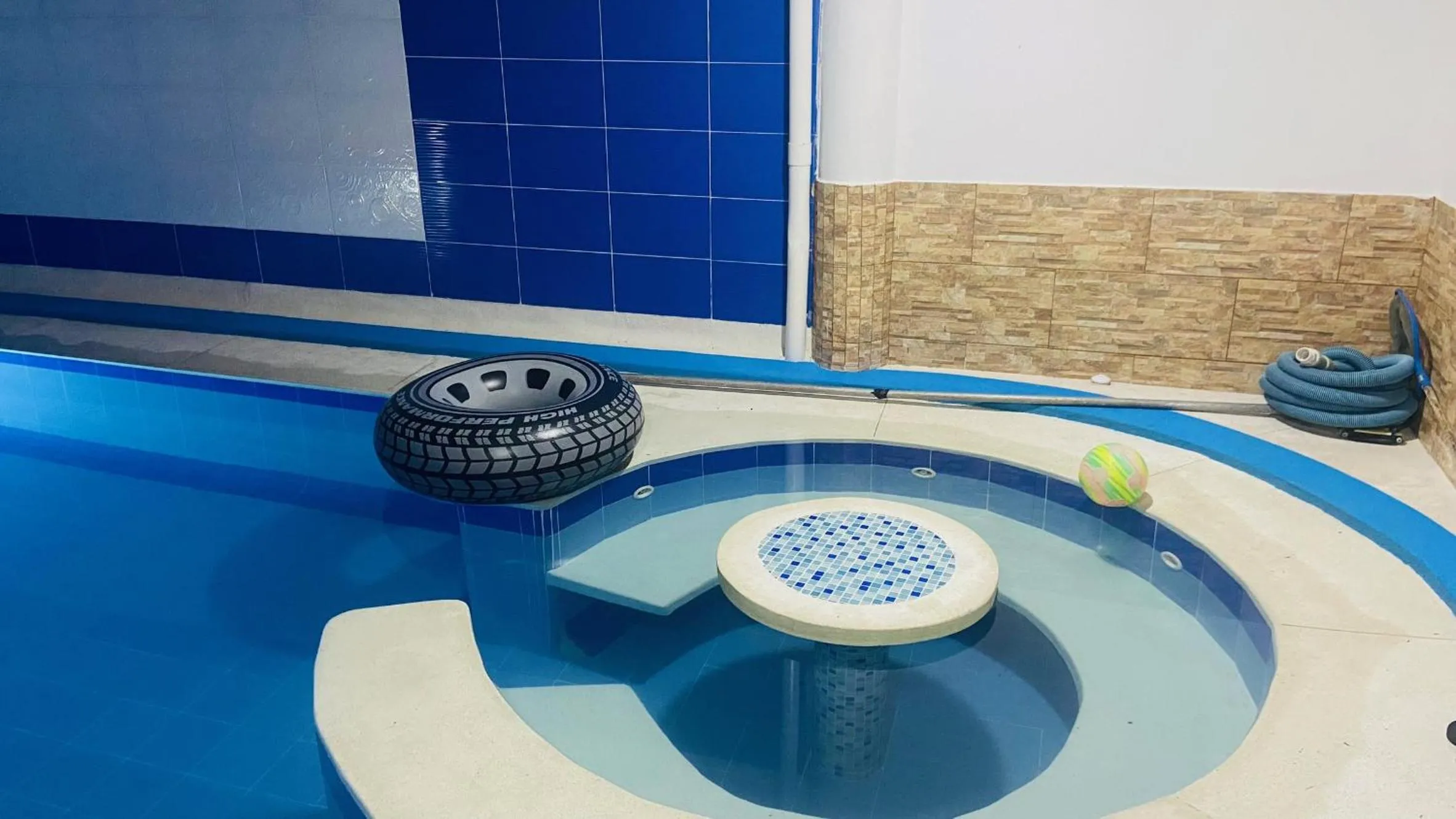 Pool view in Casa con Piscina Privada y Jacuzzi