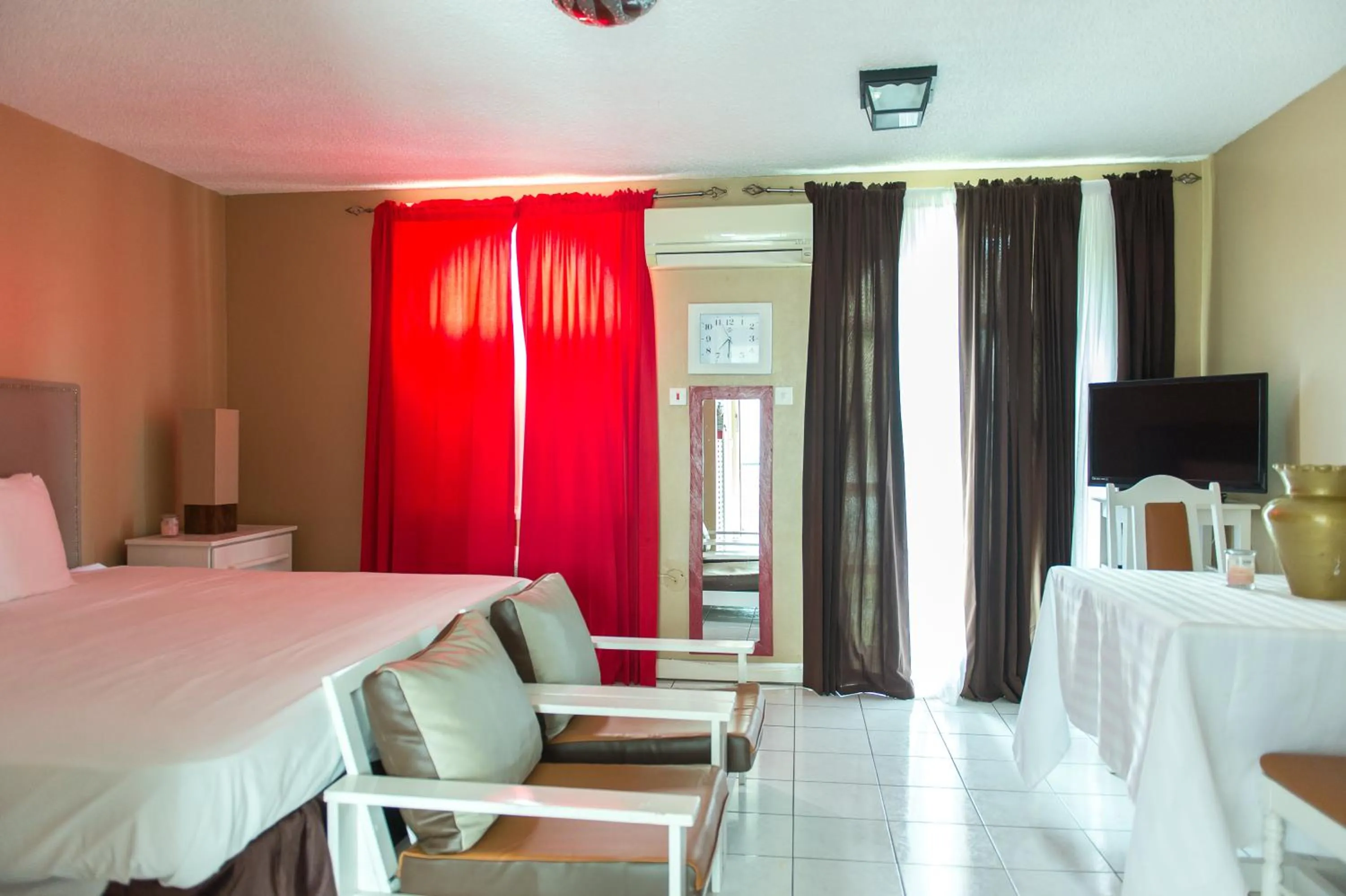 Bedroom, Bed in Deluxe SandCastles Condos