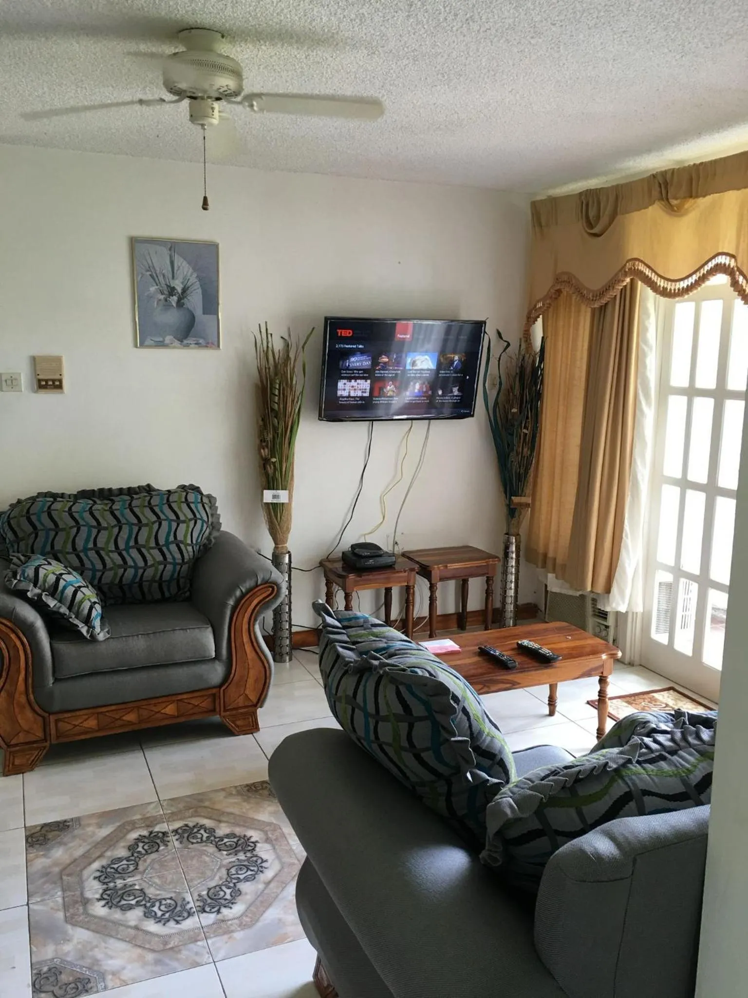 TV and multimedia in Deluxe SandCastles Condos